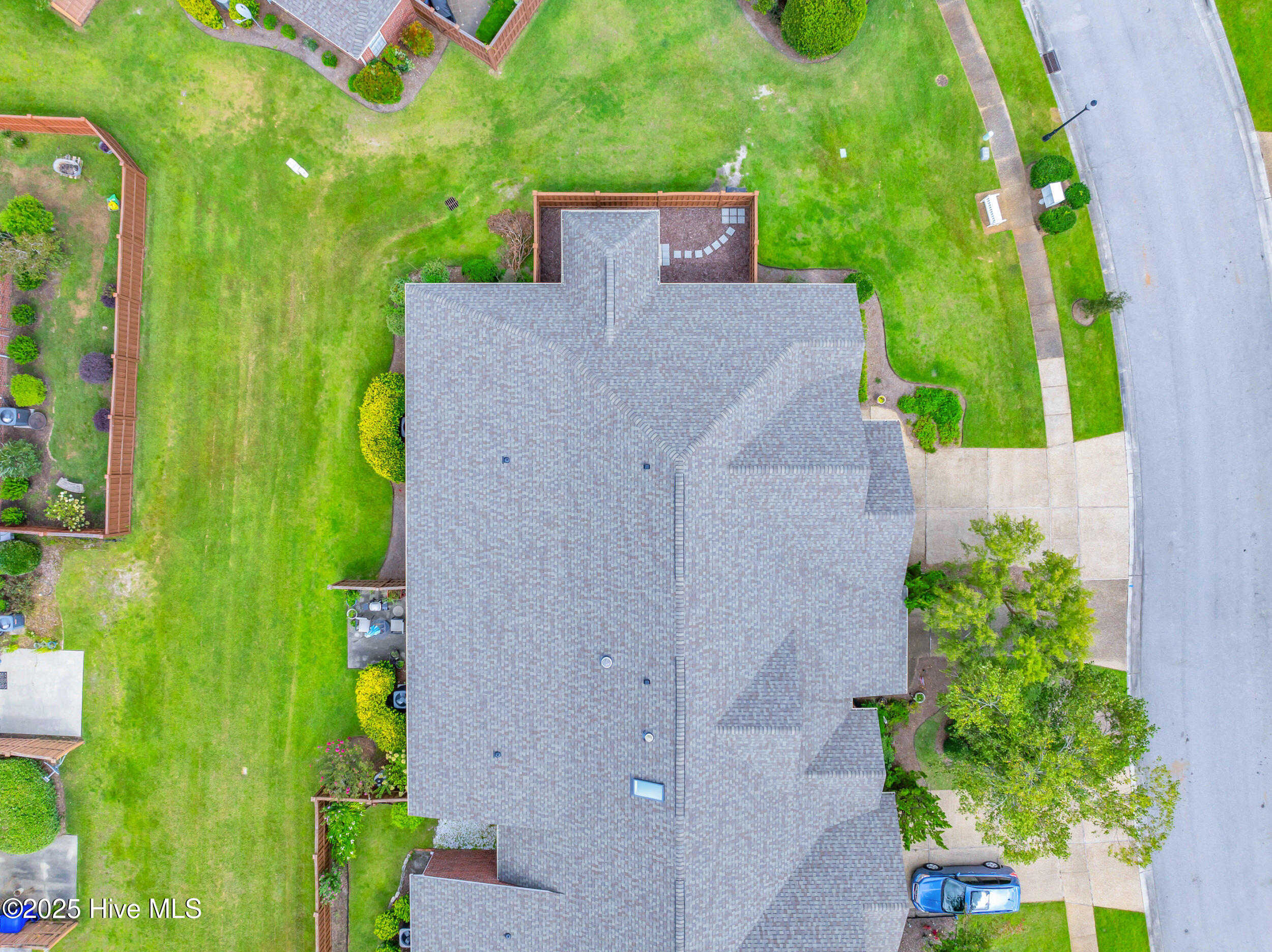 100529321 | Photo 47