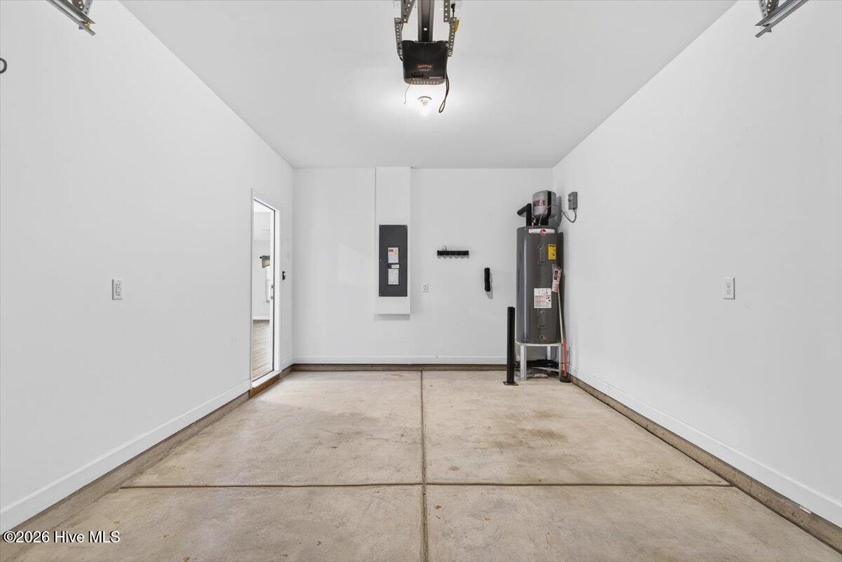 100552947 | Photo 44