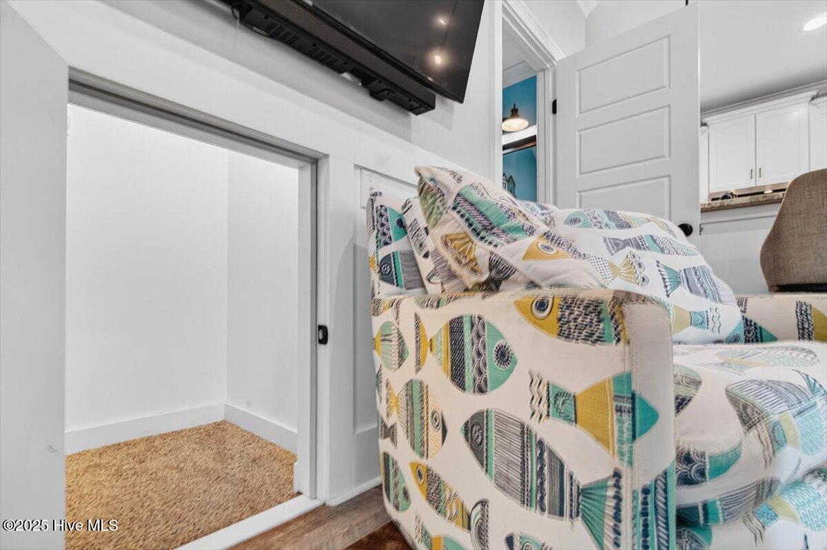 100531738 | Photo 16