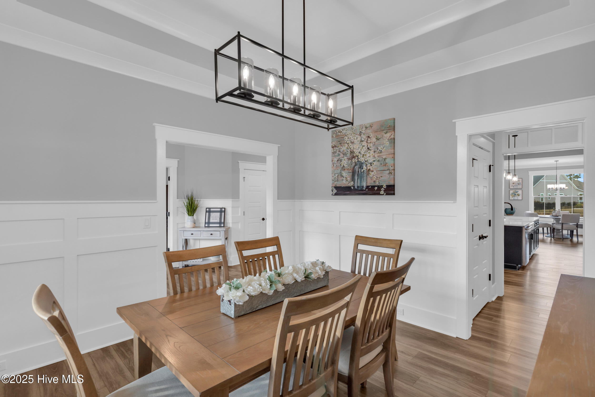 100543142 | Photo 19