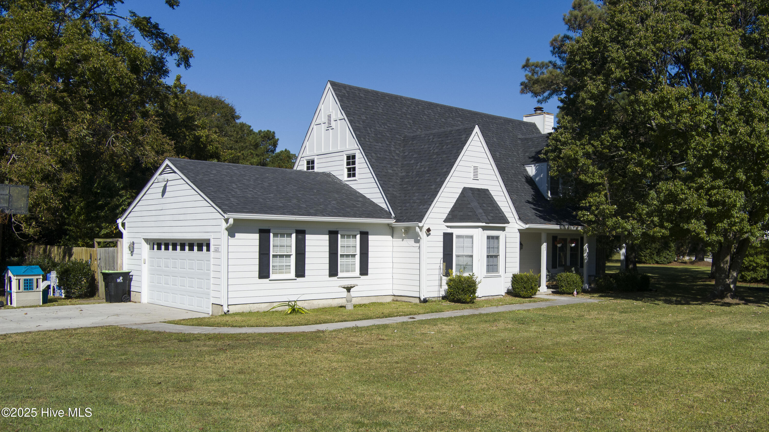 Homes for sale in Morehead City, NC | 1223 Creek Rd, Morehead City, NC 28557 | MLS# 100540271