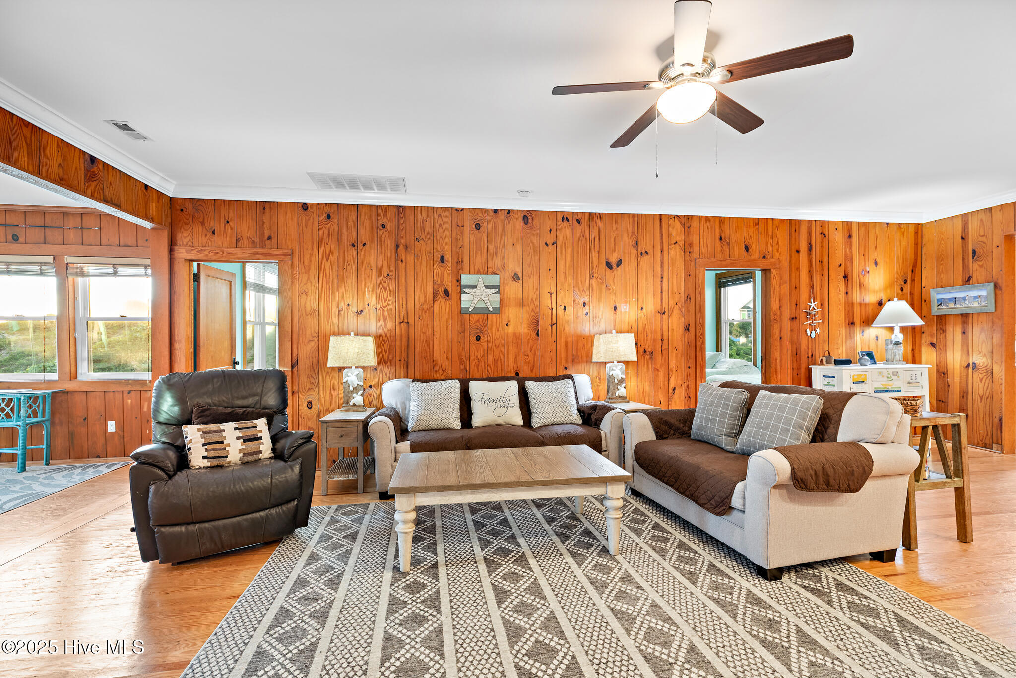 100531510 | Photo 15