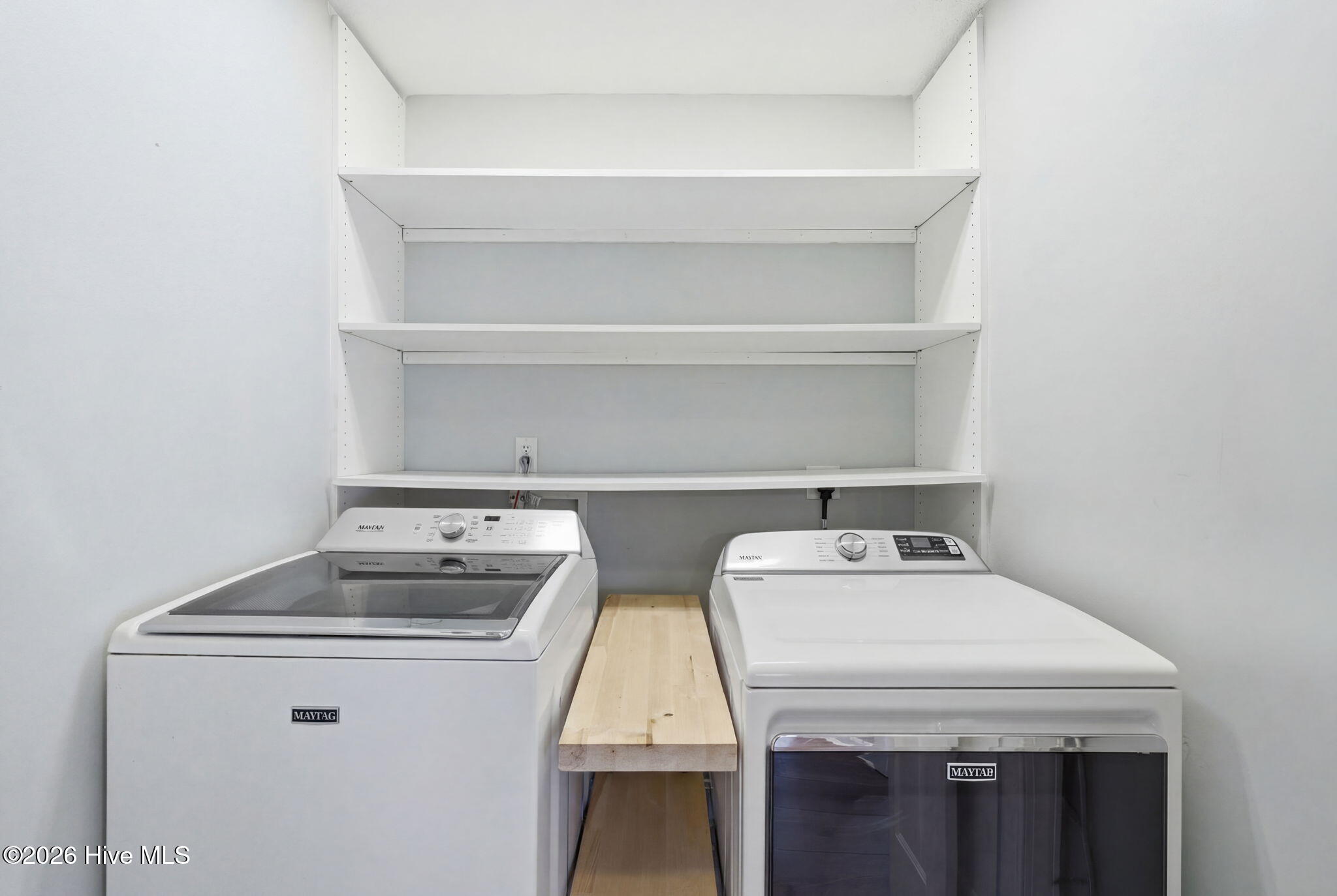 100563483 | Photo 28