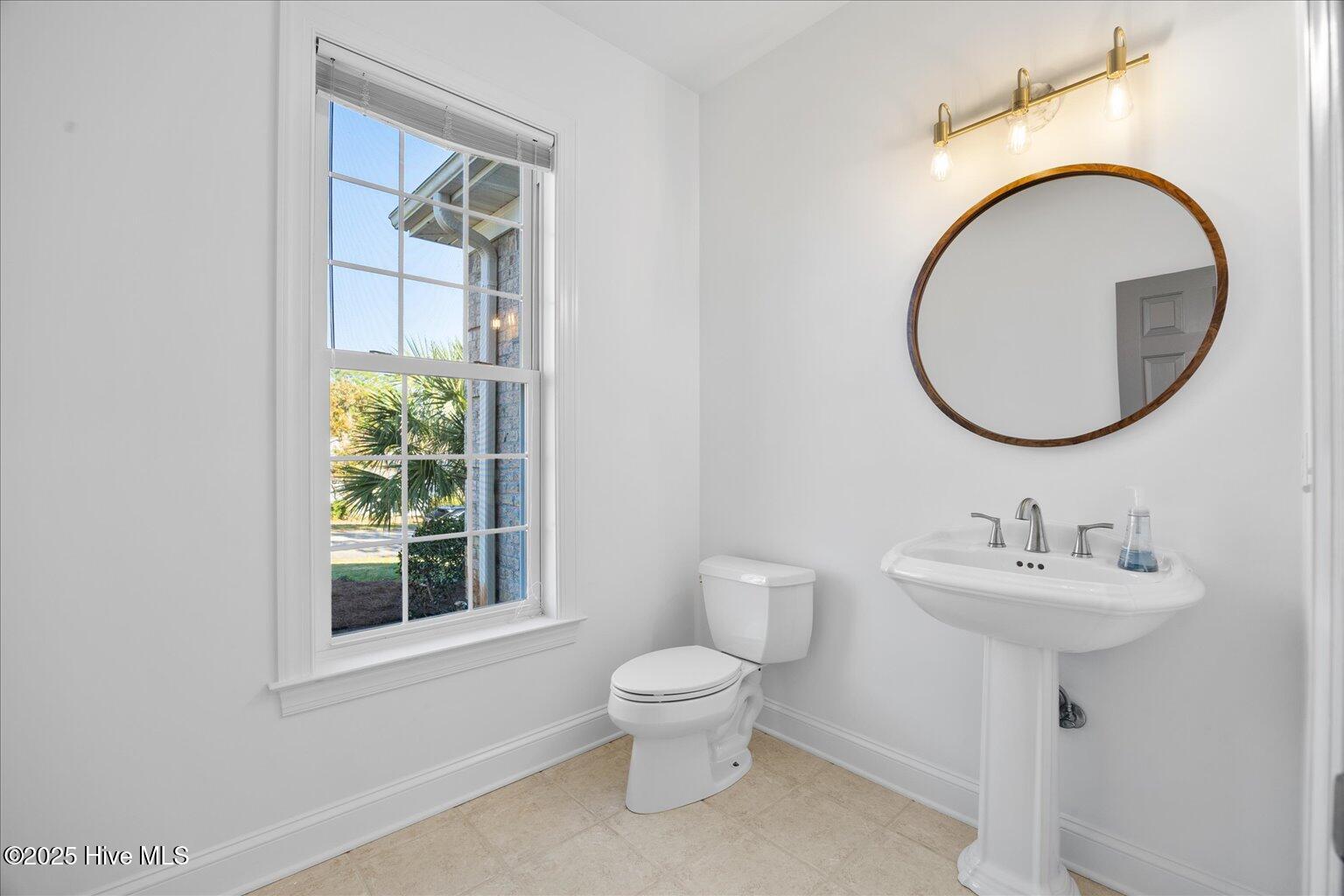 100539645 | Photo 51