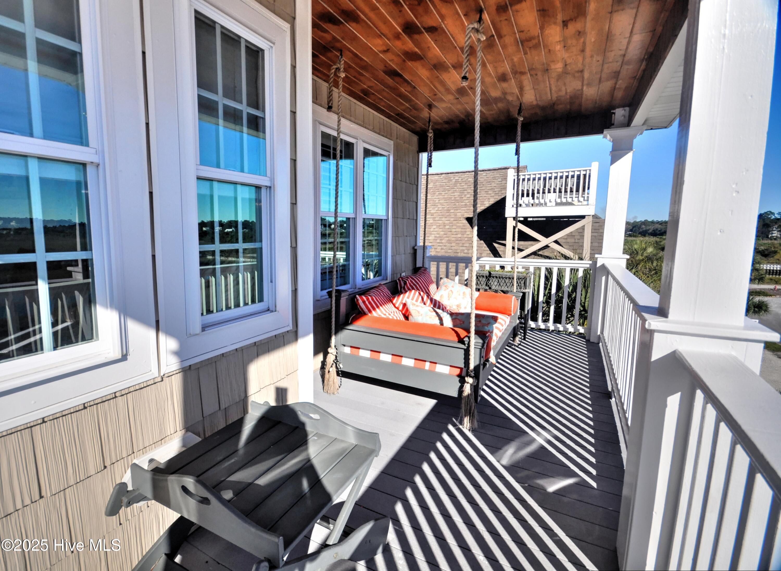 100537753 | Photo 32