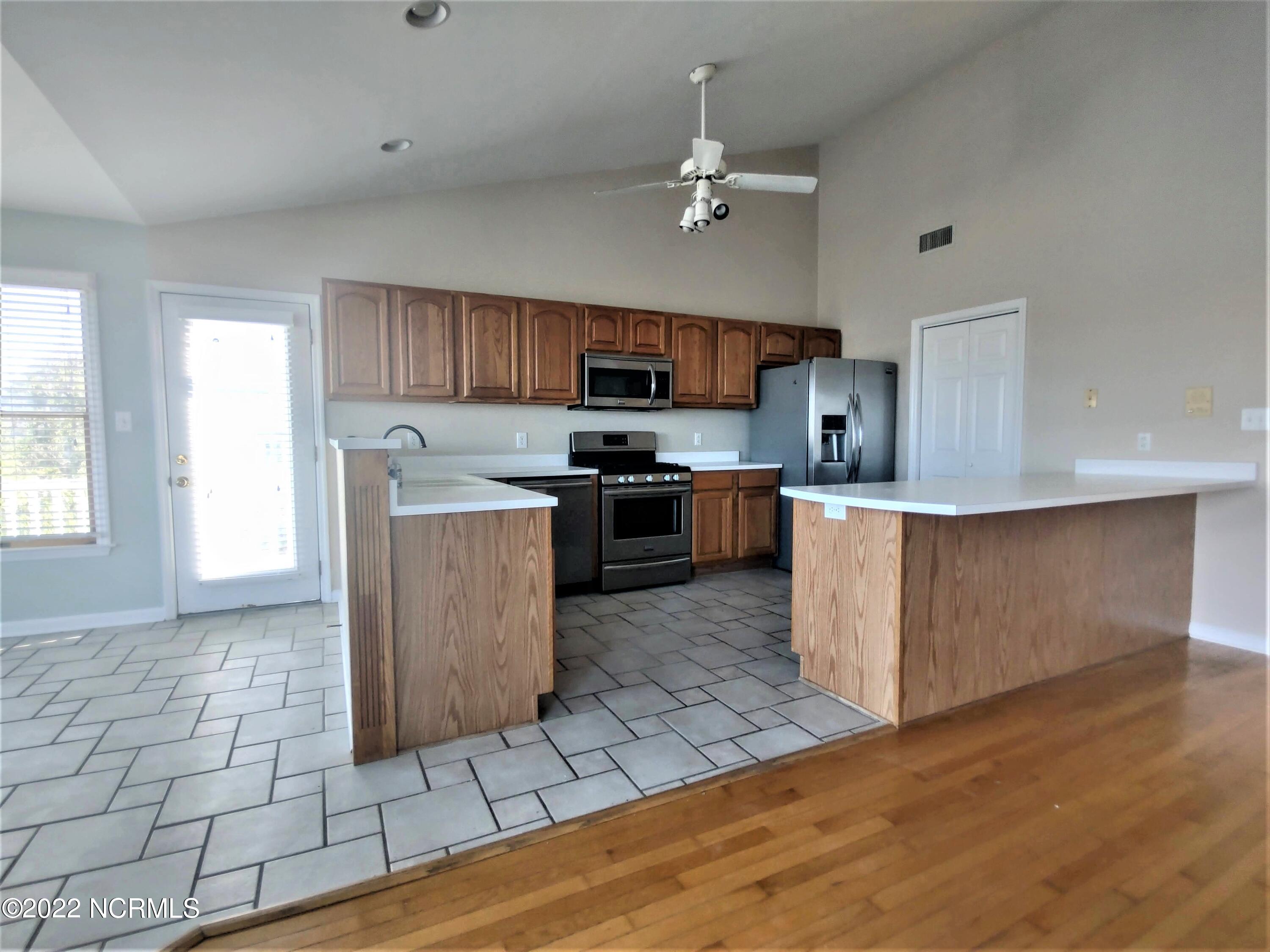 100546832 | Photo 17