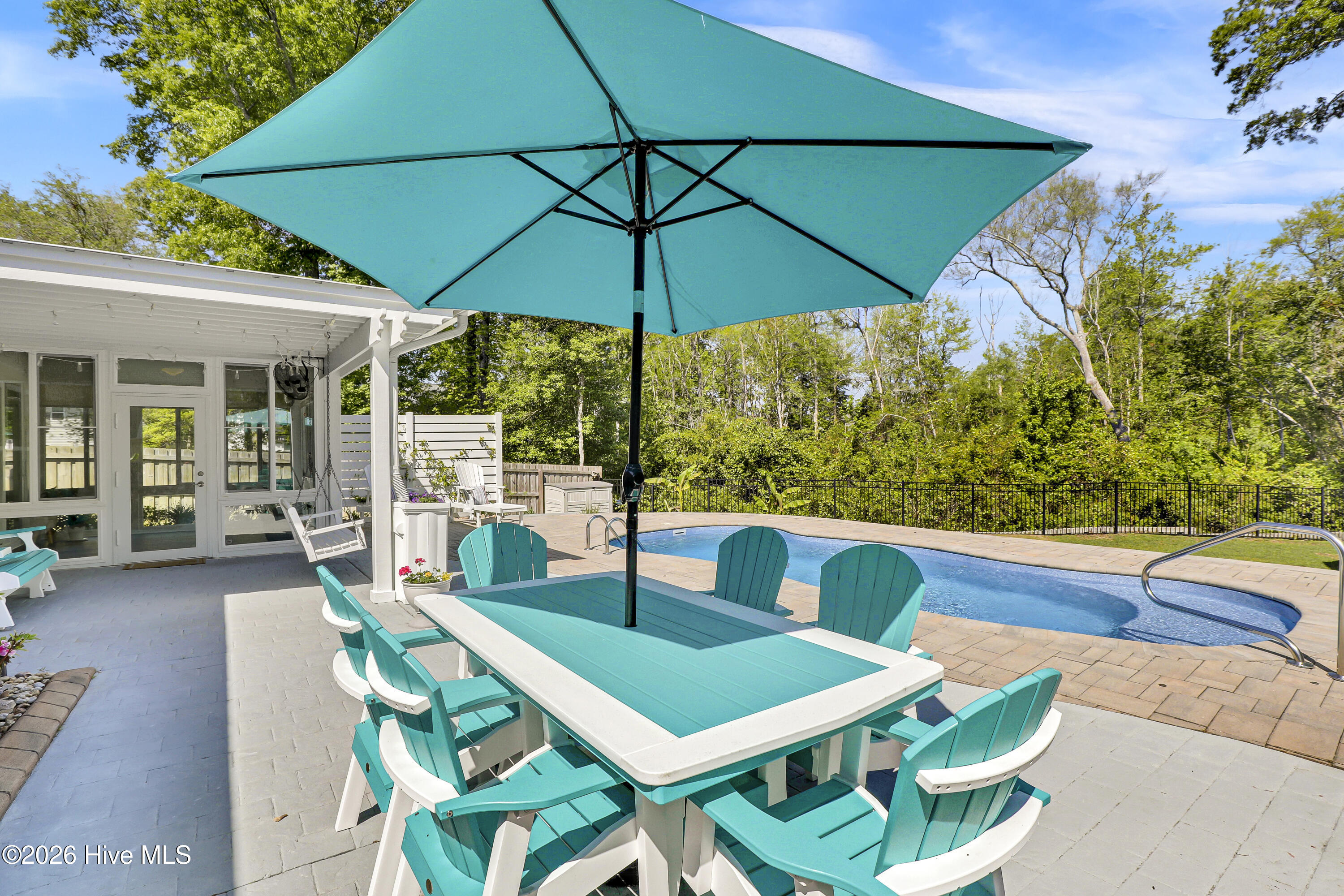 100567607 | Photo 38