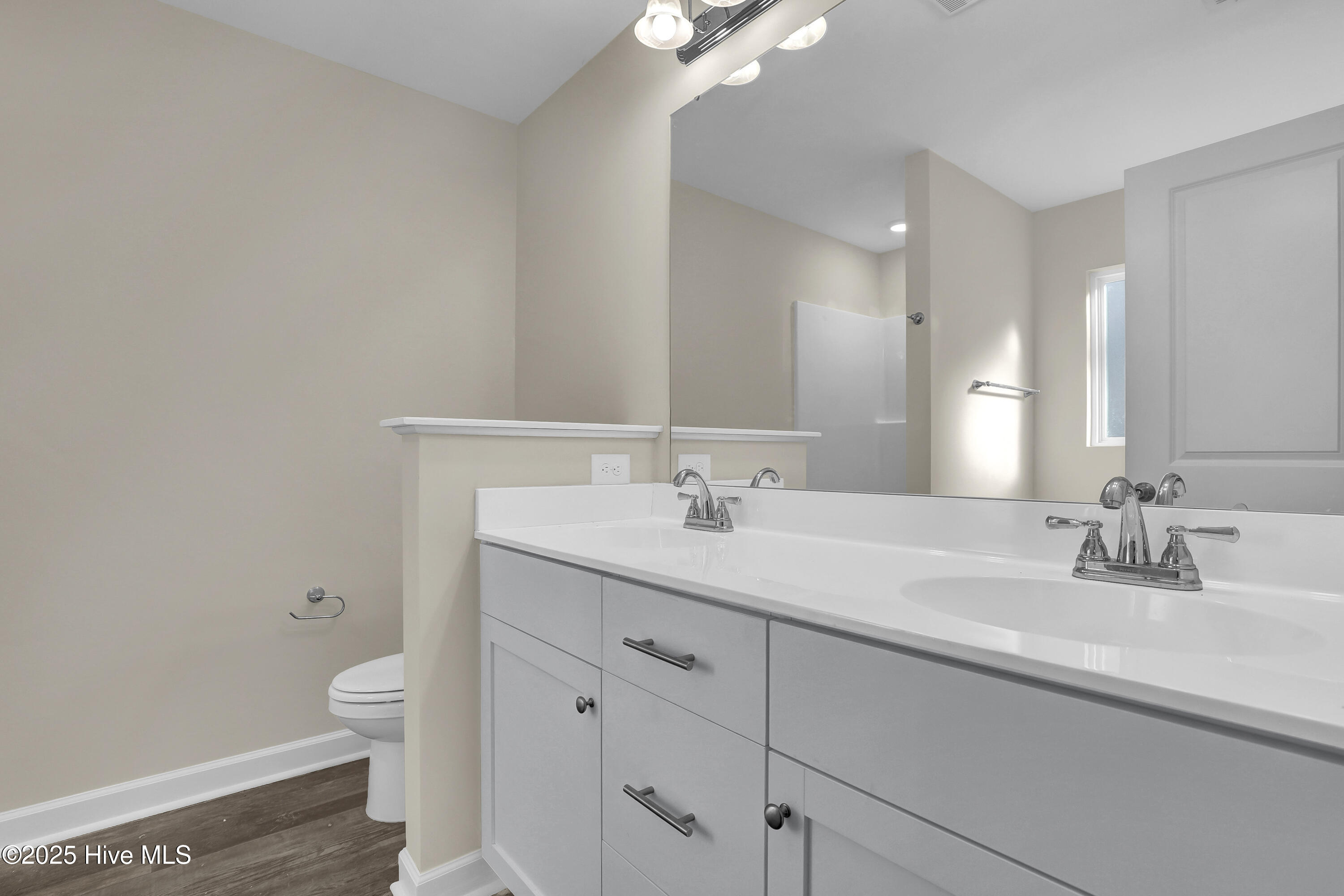 100507419 | Photo 19