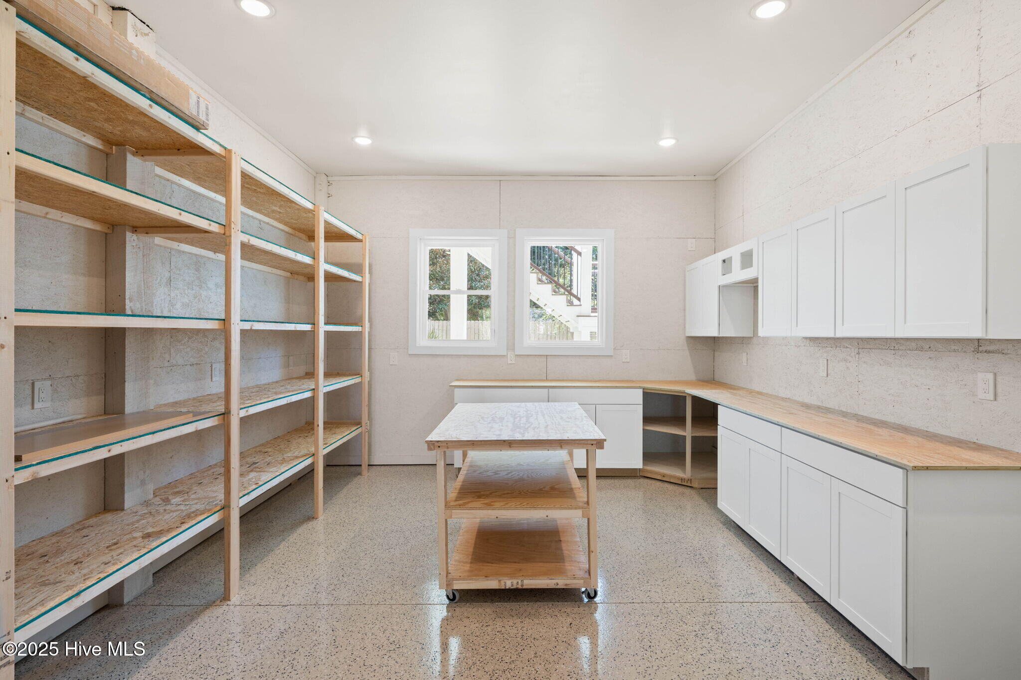 100516902 | Photo 105