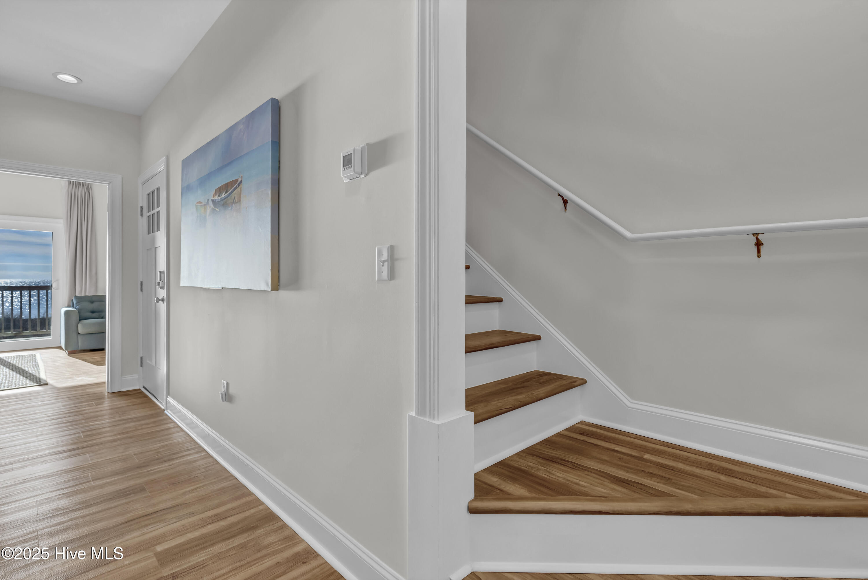 100485325 | Photo 17