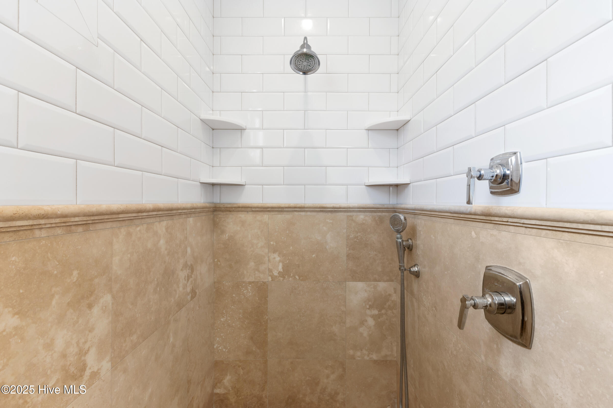 100535952 | Photo 54