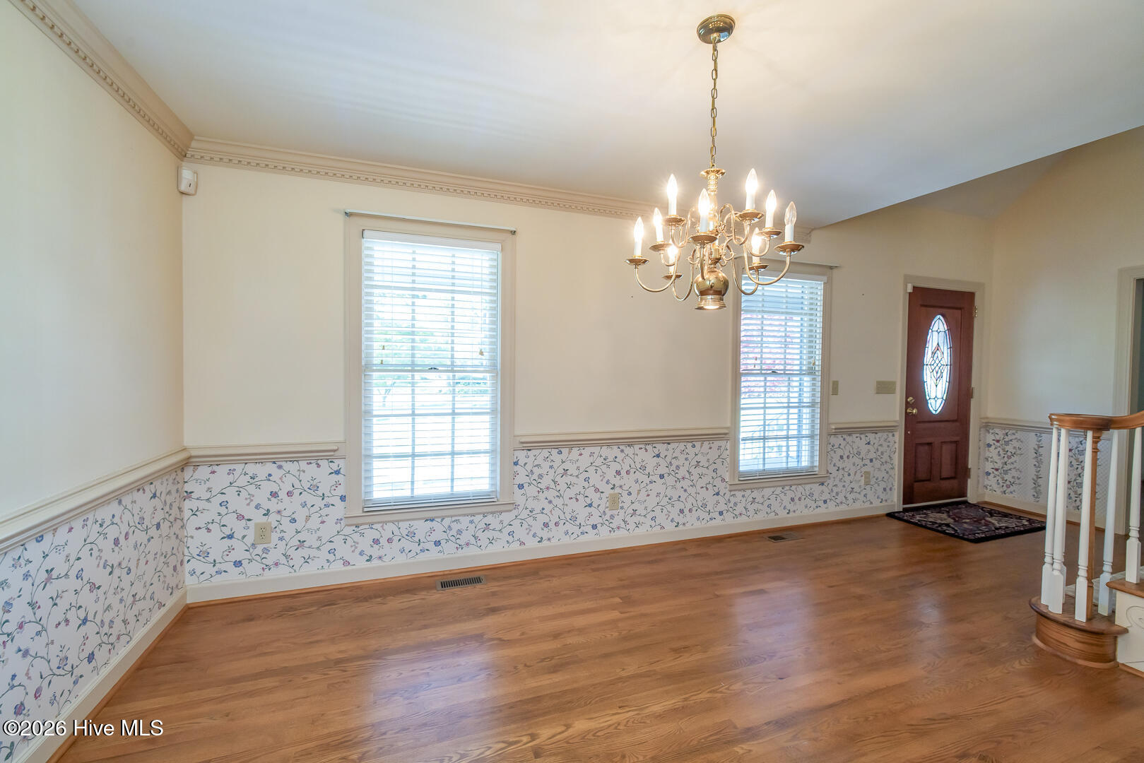 100570429 | Photo 21