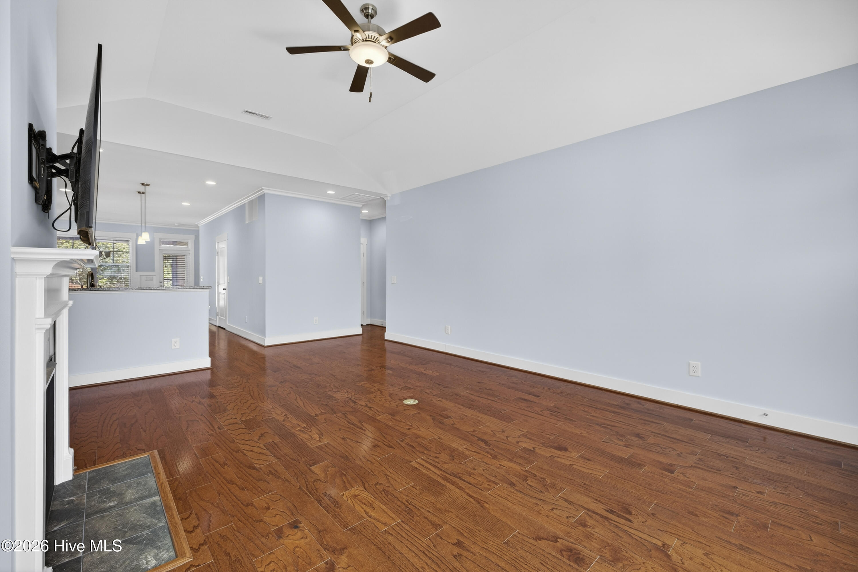 100552916 | Photo 17