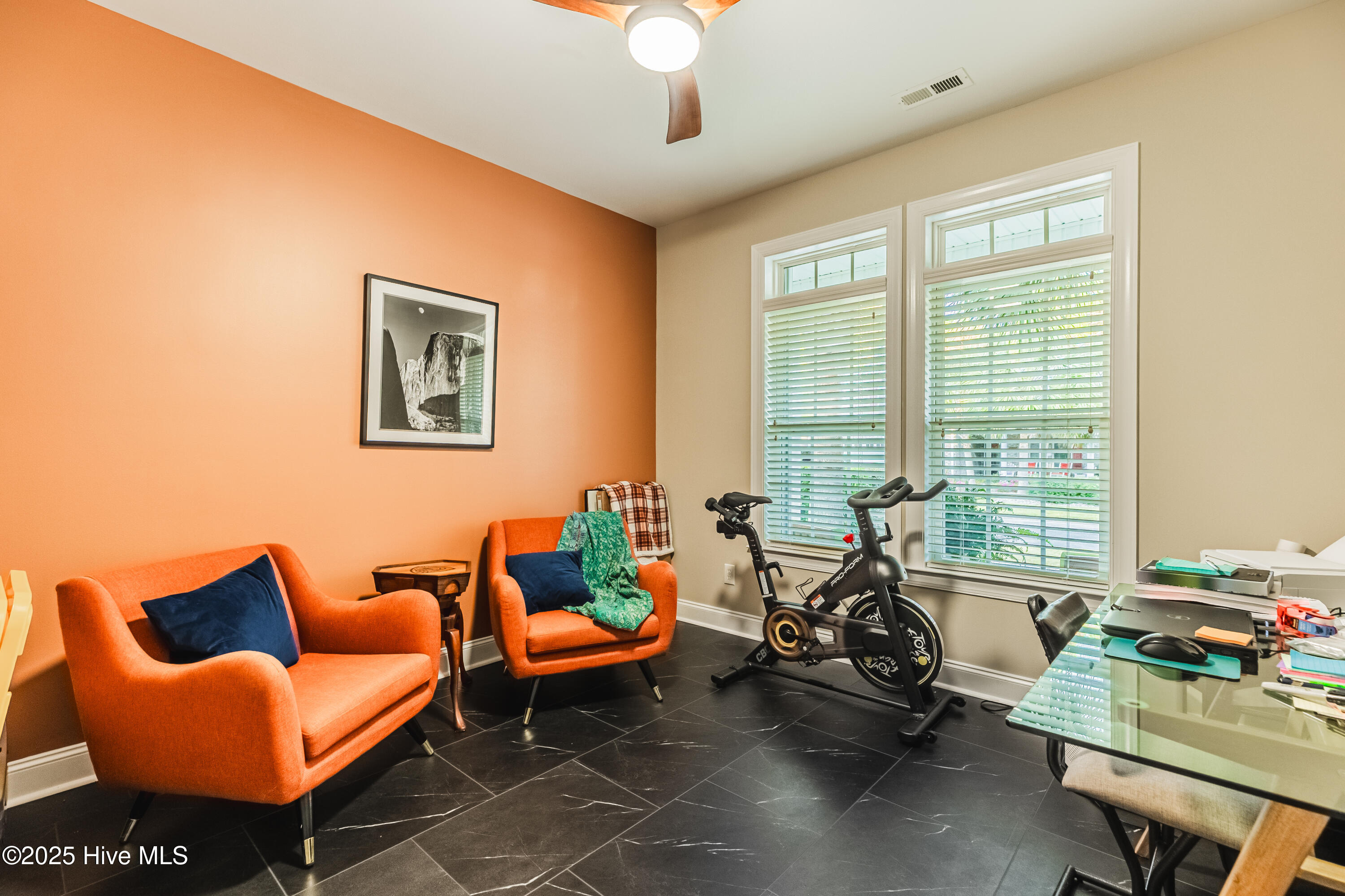 100542426 | Photo 27