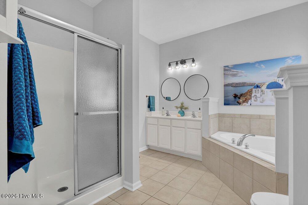 100561625 | Photo 14