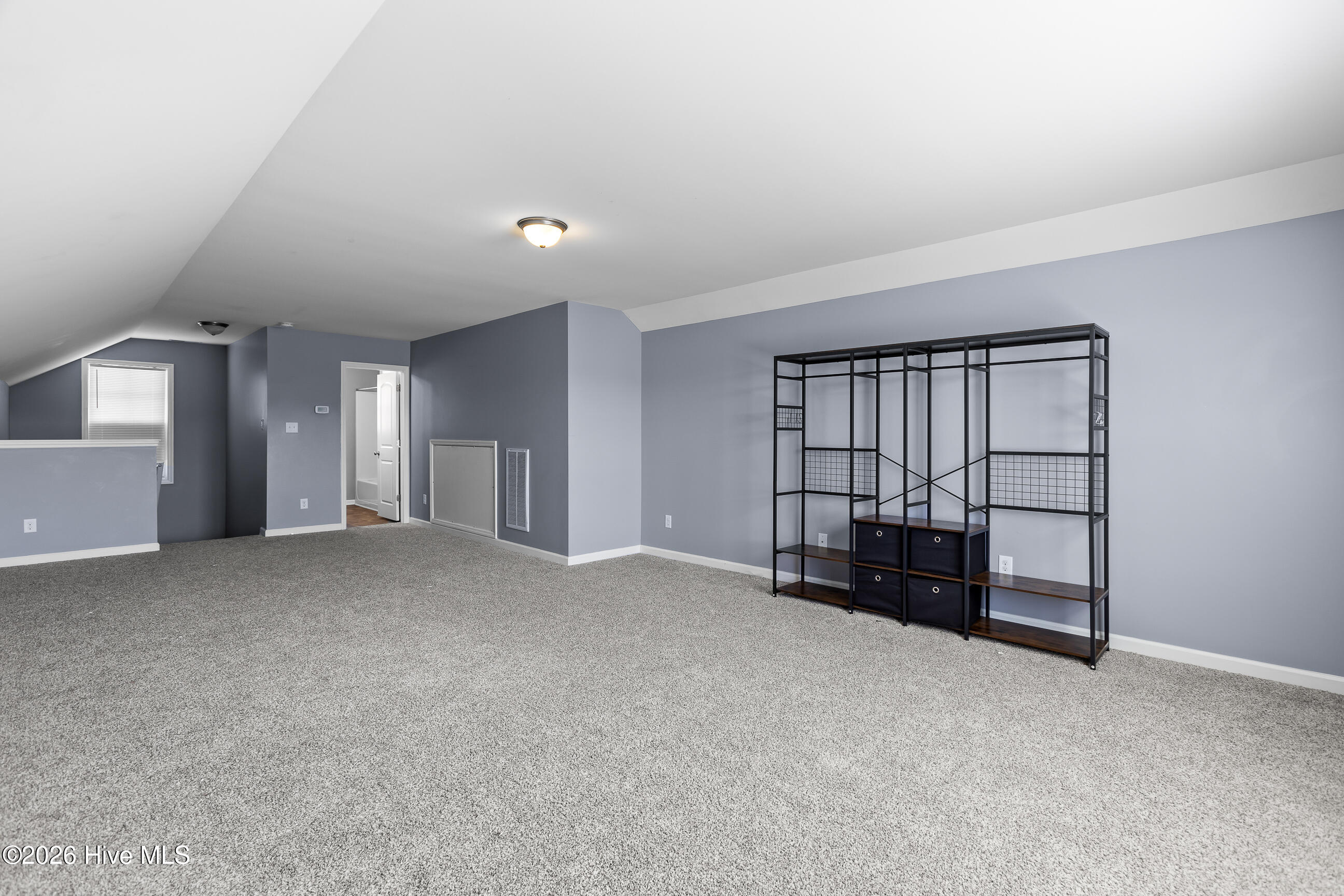 100562604 | Photo 39