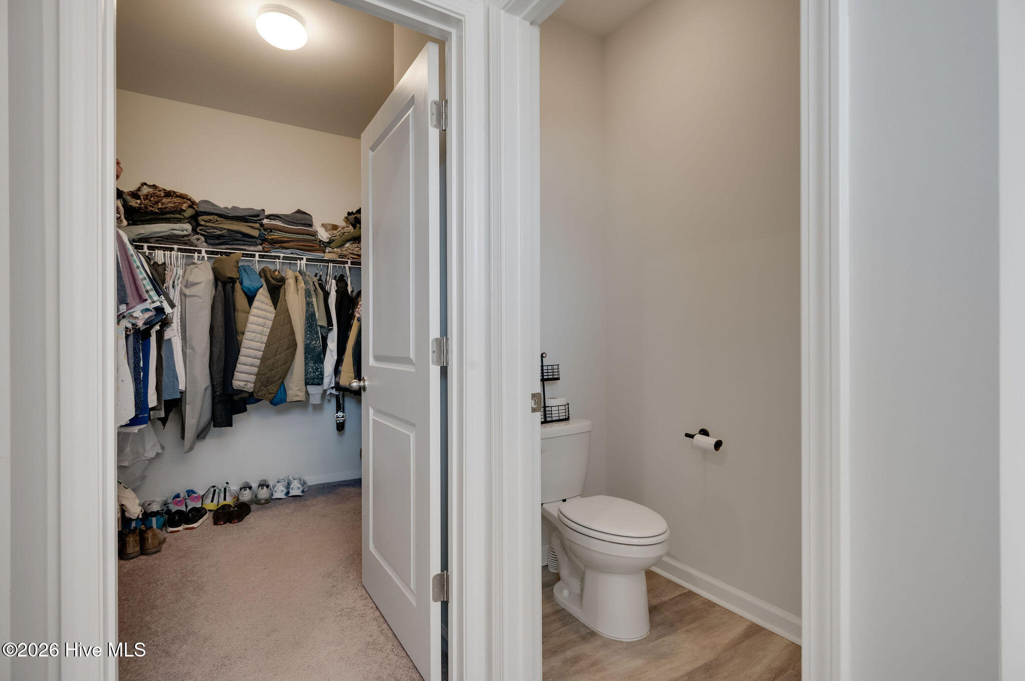 100562701 | Photo 32