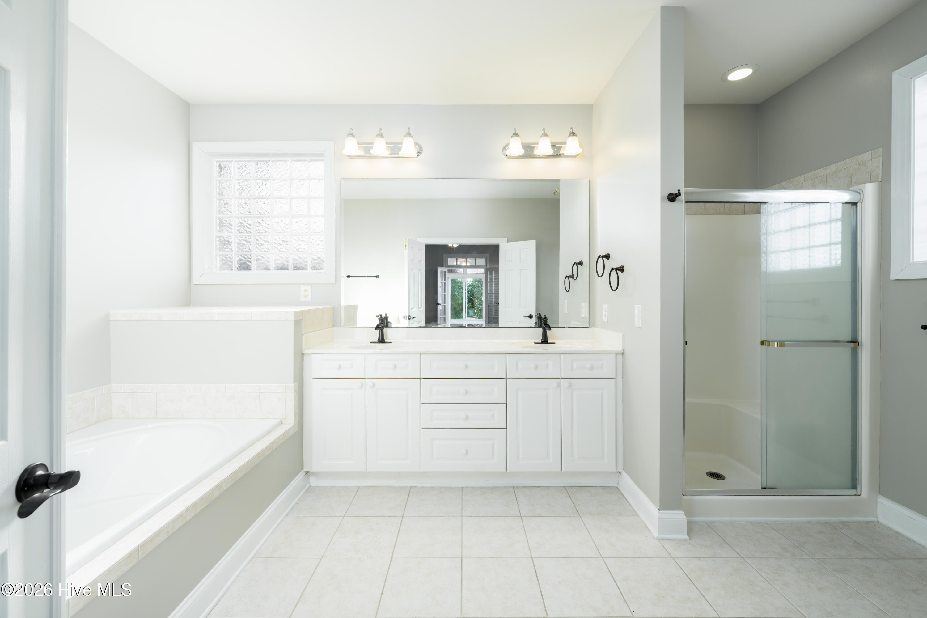 100548724 | Photo 30