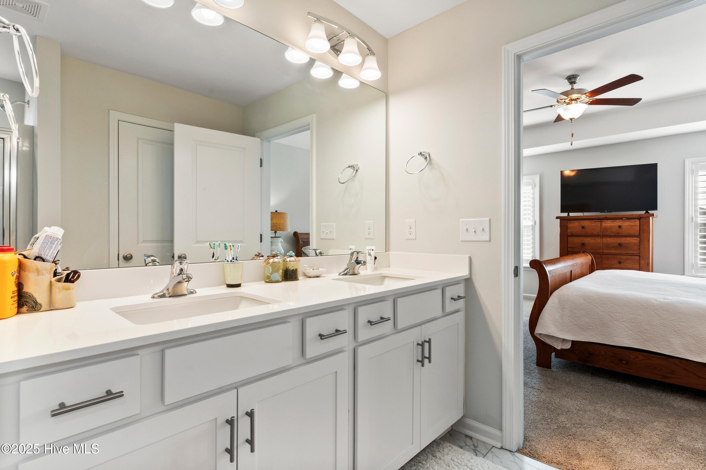 100527071 | Photo 34