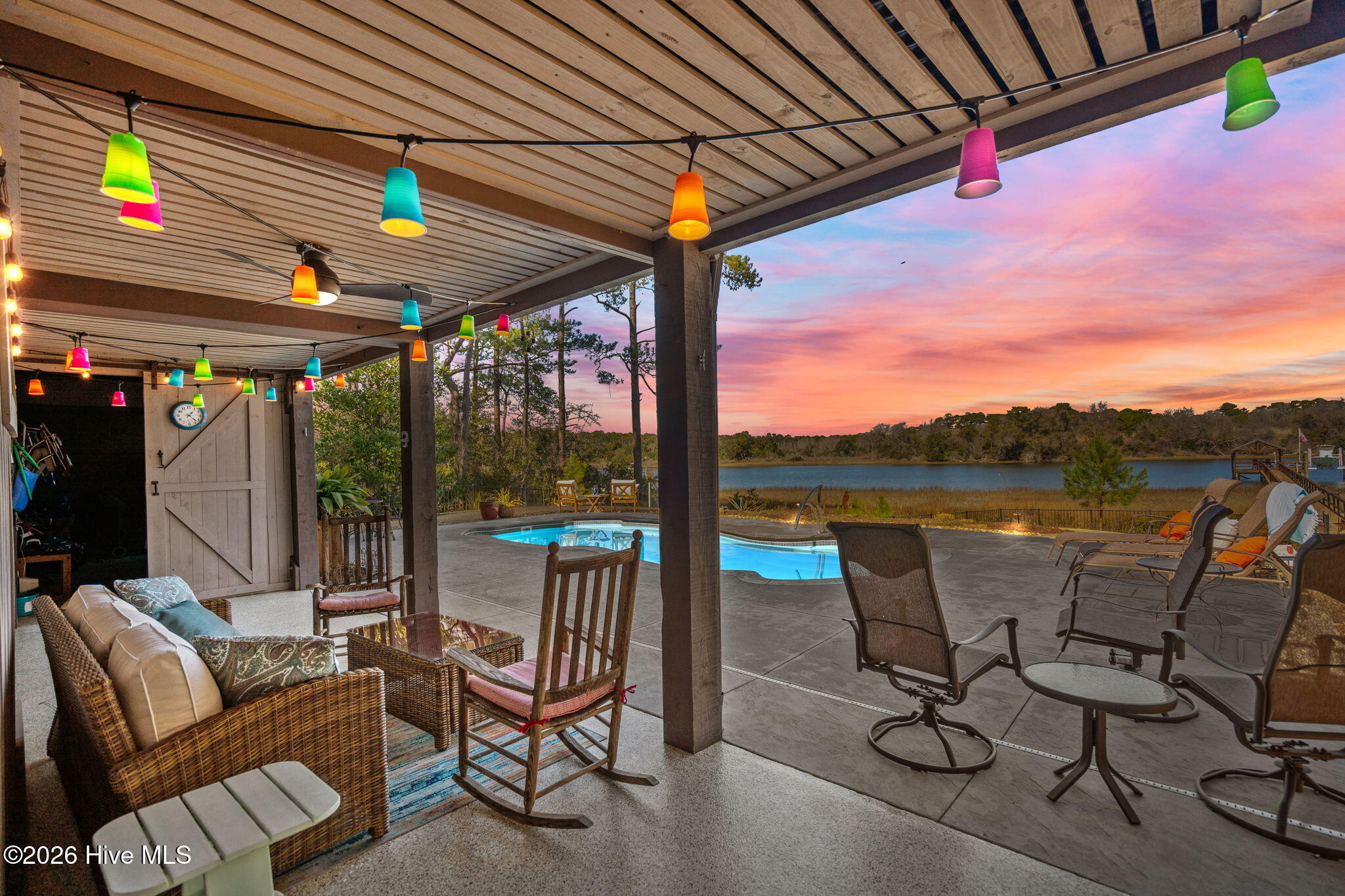 100555444 | Photo 15