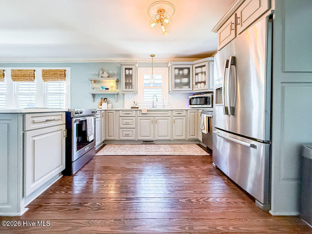 100565673 | Photo 13