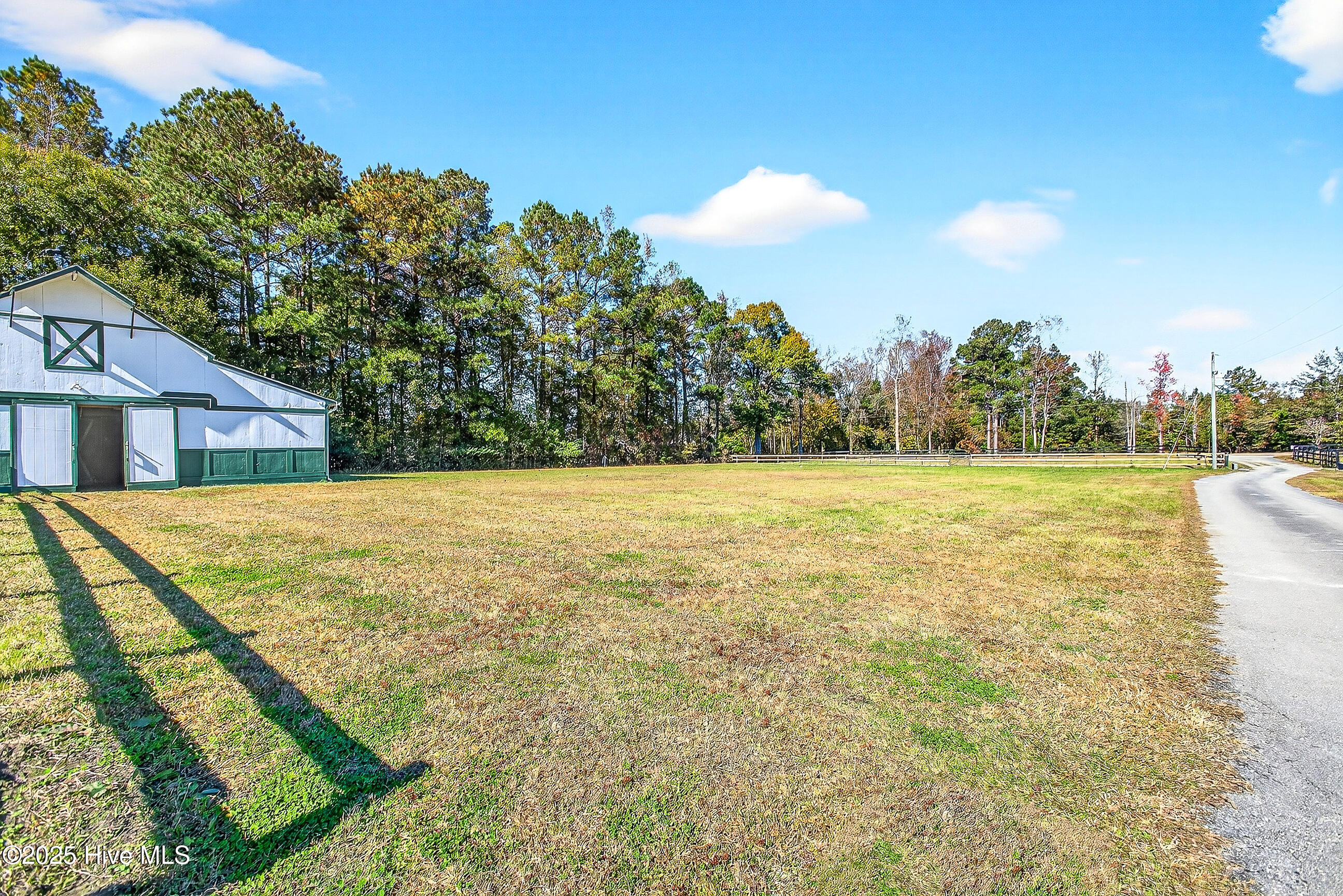 100540143 | Photo 50