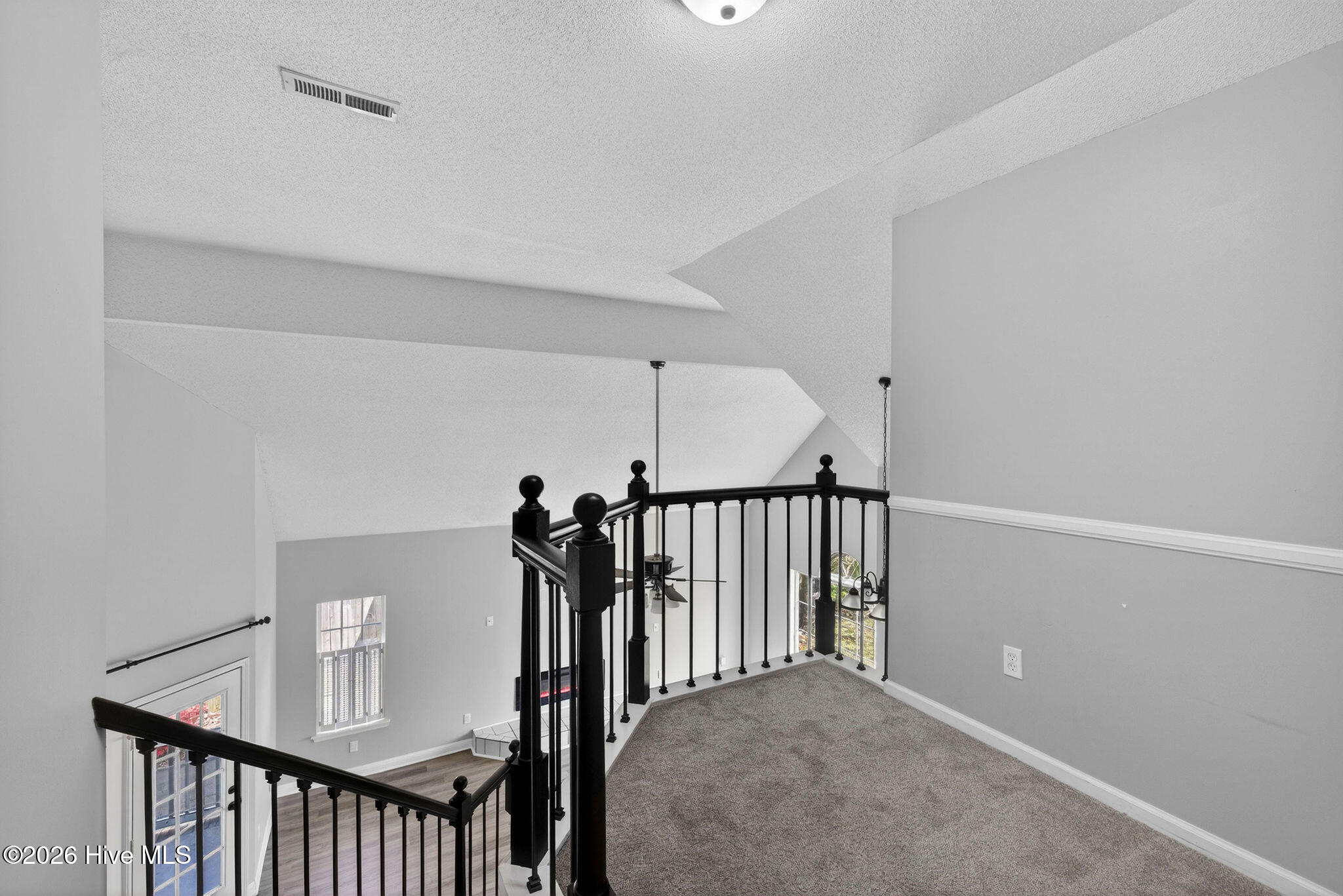 100567707 | Photo 41