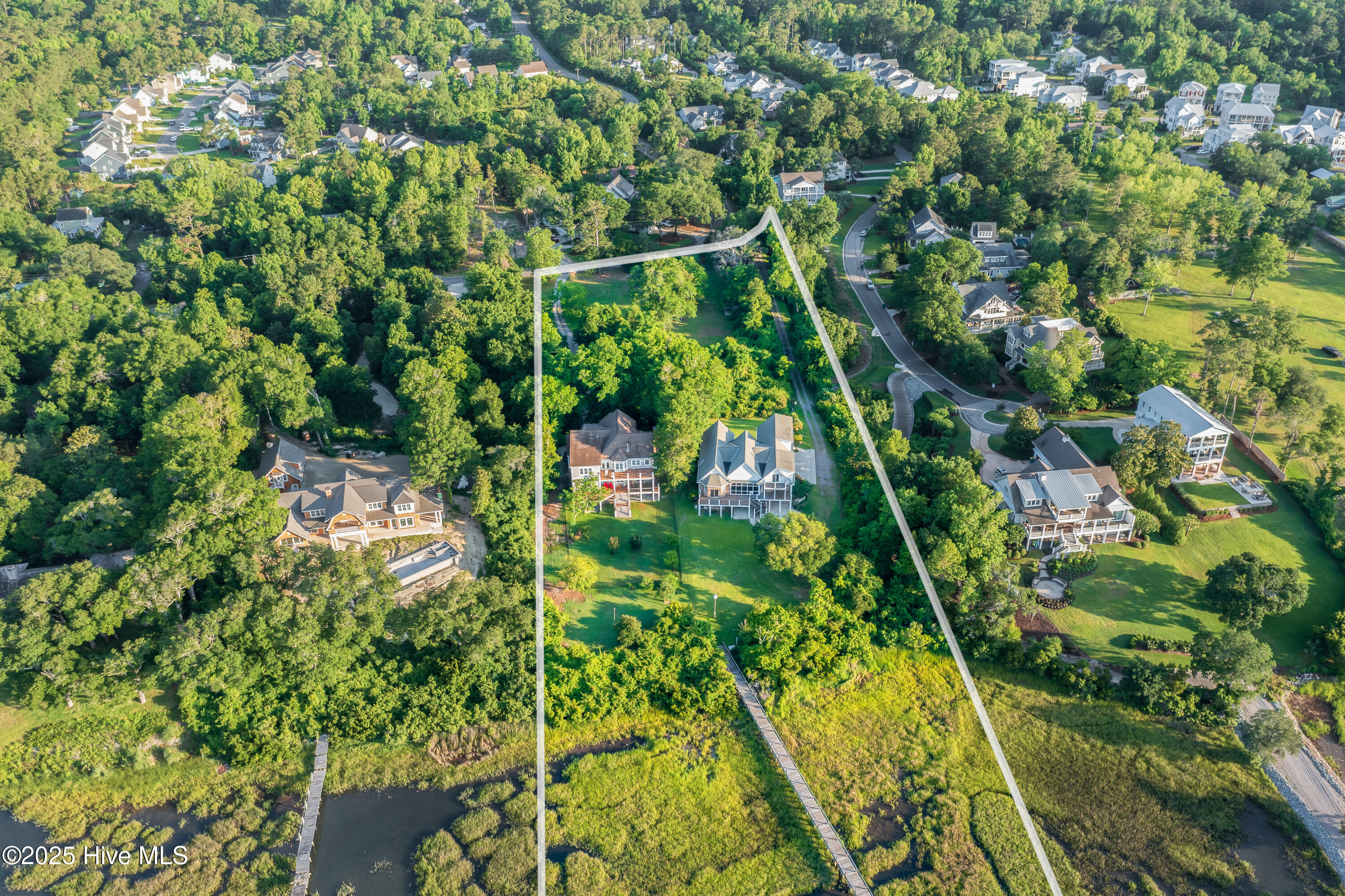 100506223 | Photo 19