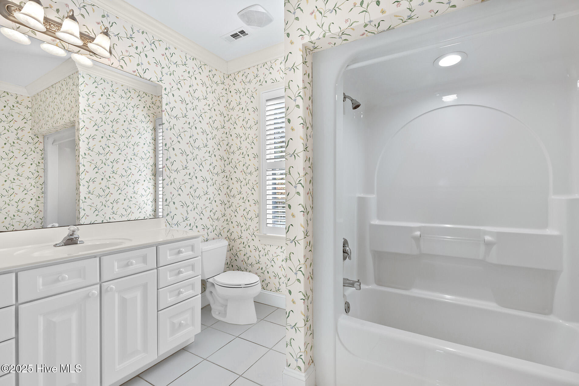 100545737 | Photo 52