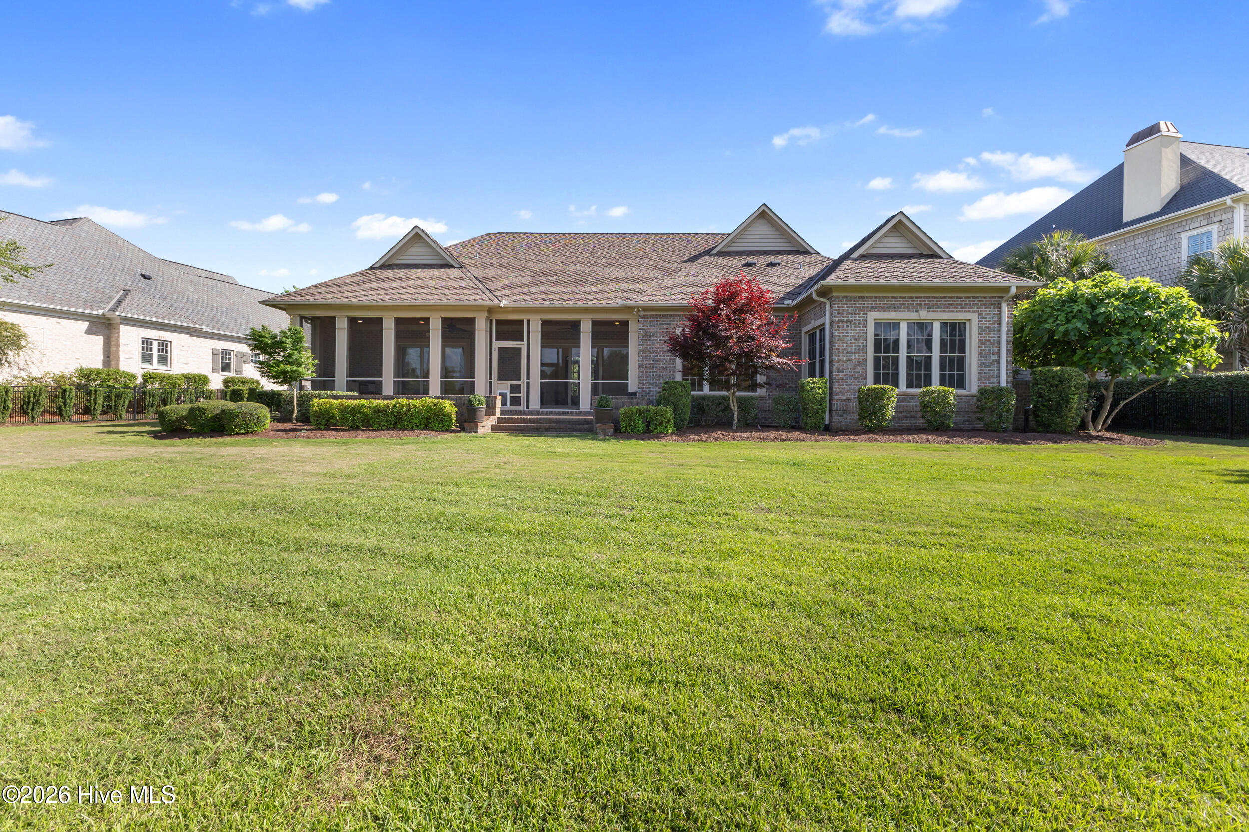 100567857 | Photo 64