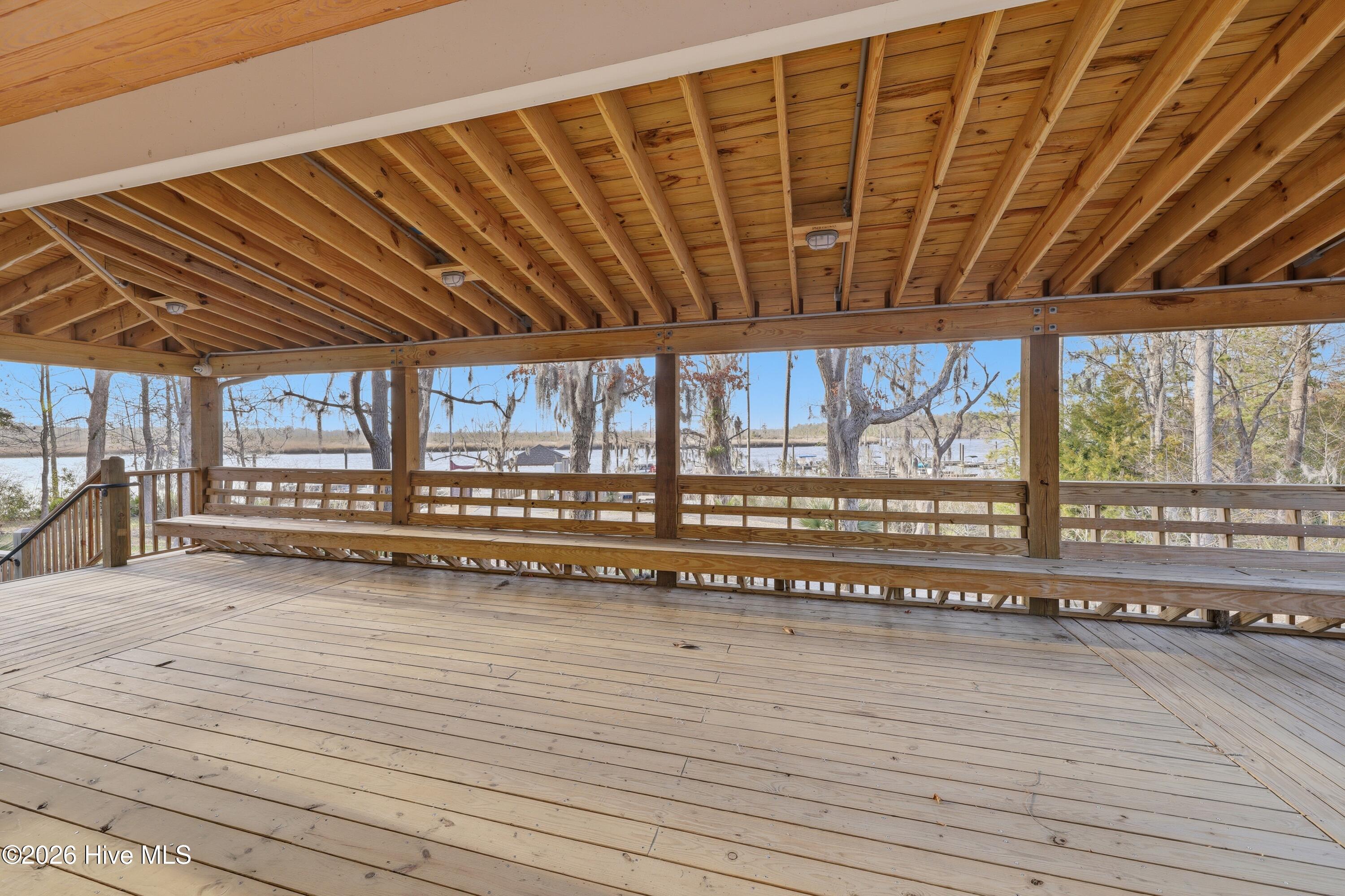 100558541 | Photo 76