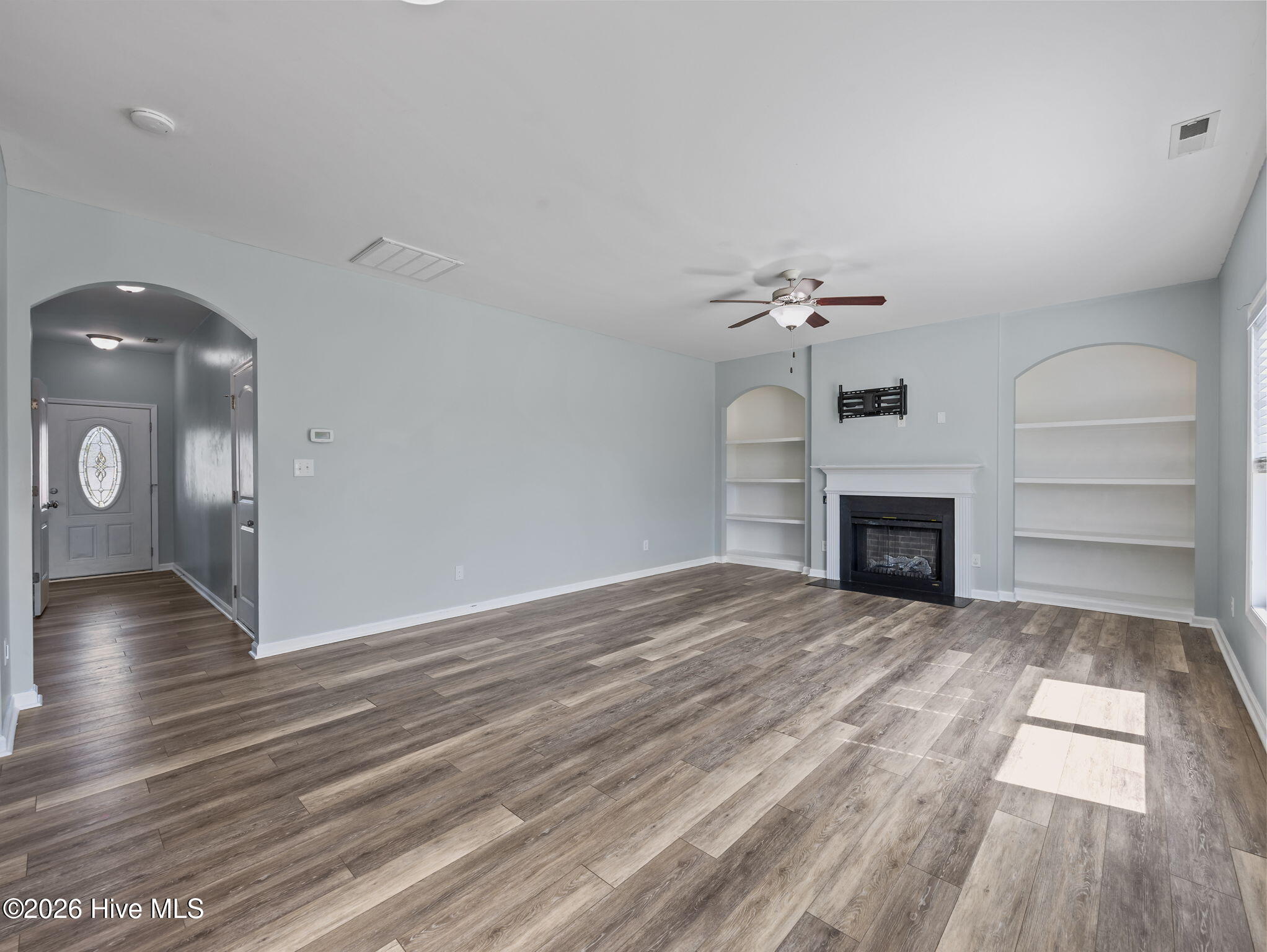 100568033 | Photo 12