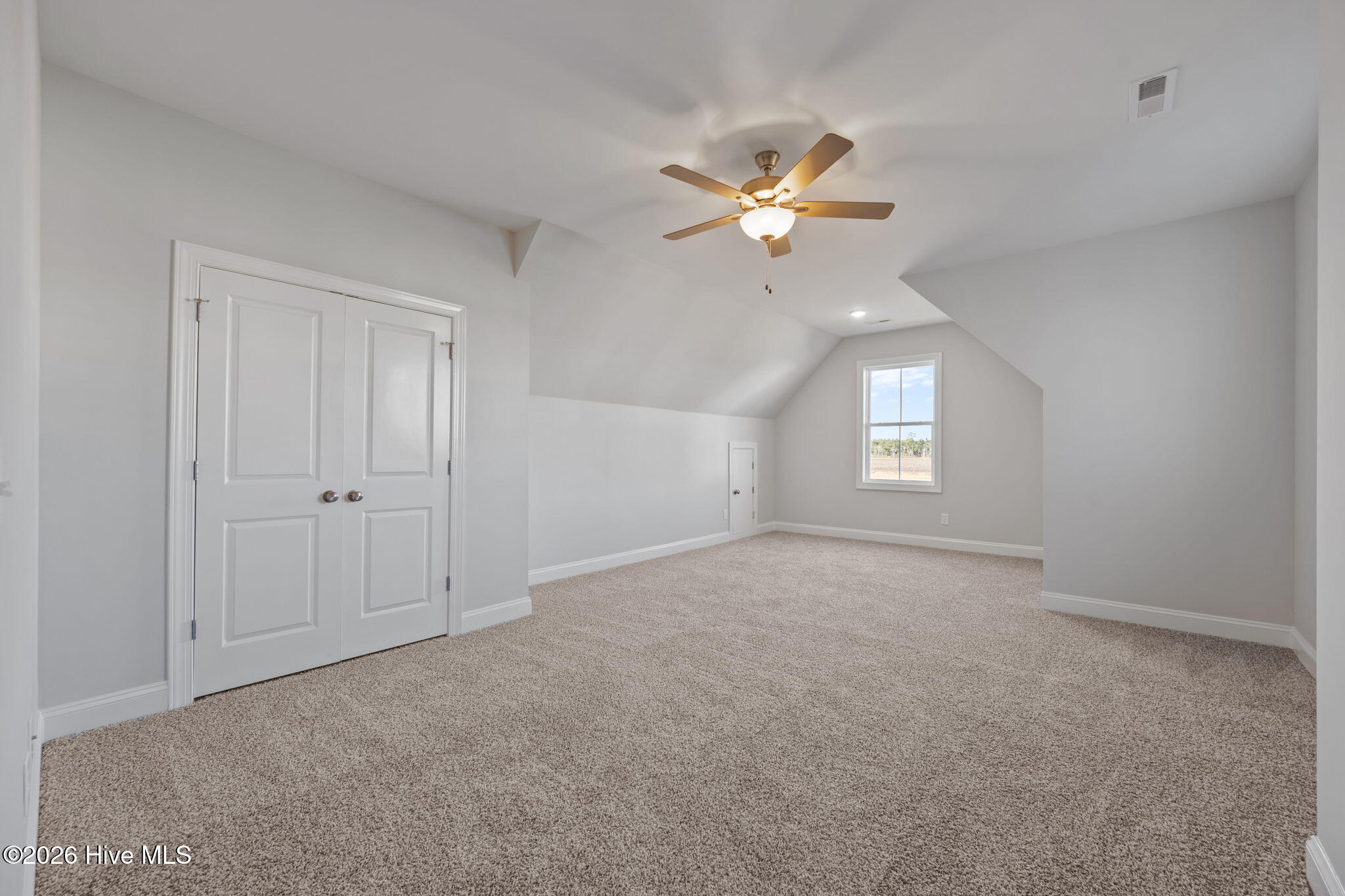 100566681 | Photo 35