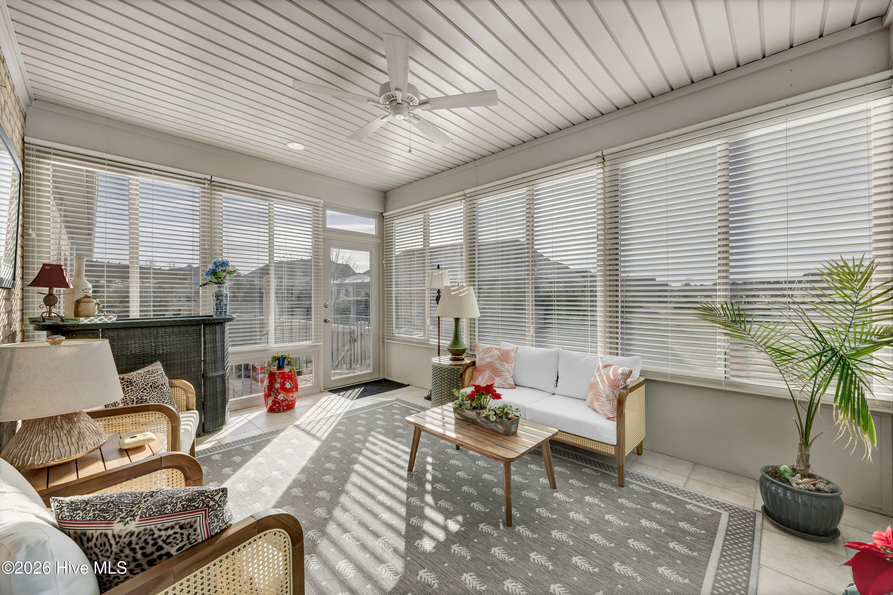 100550306 | Photo 21