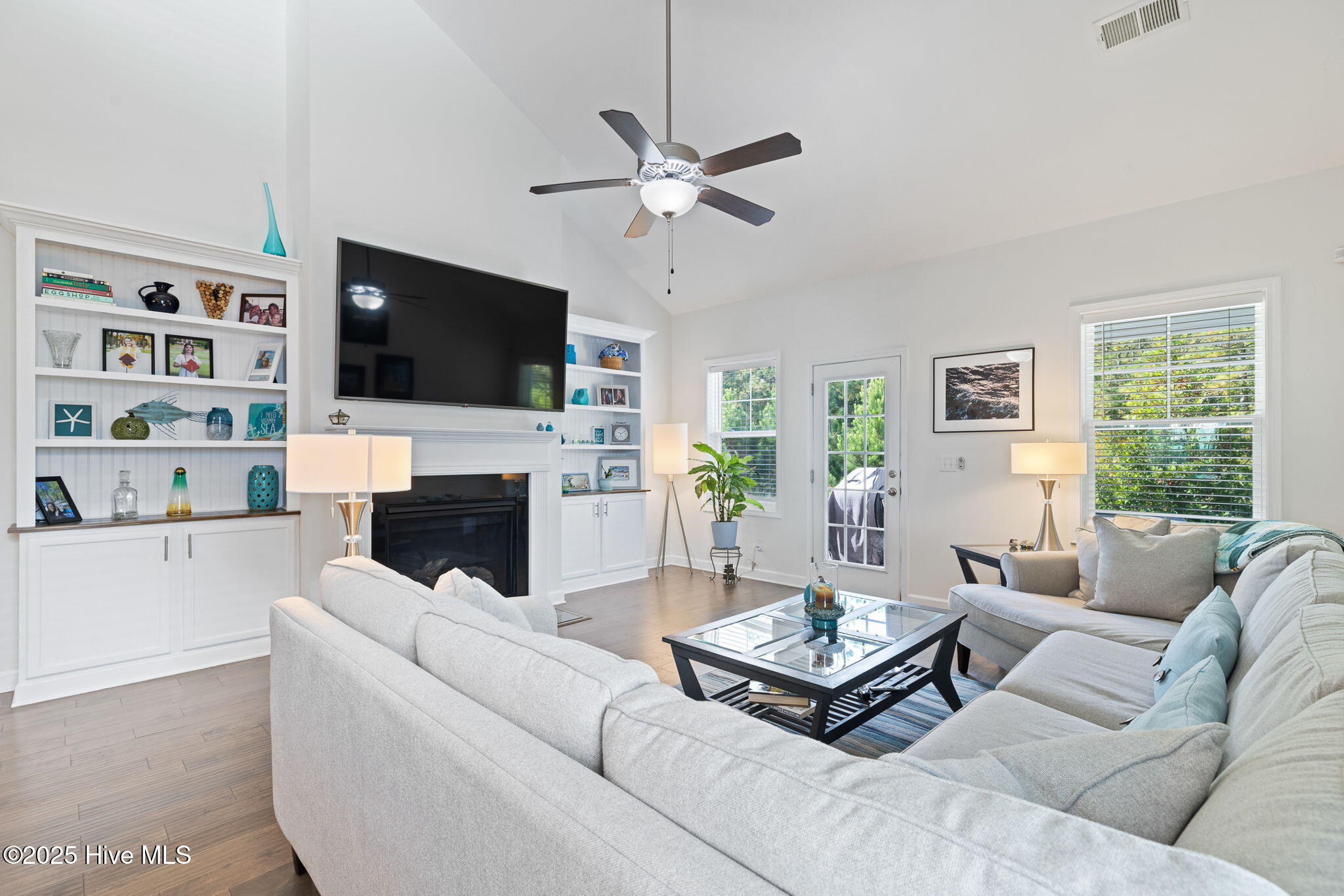 100541637 | Photo 22