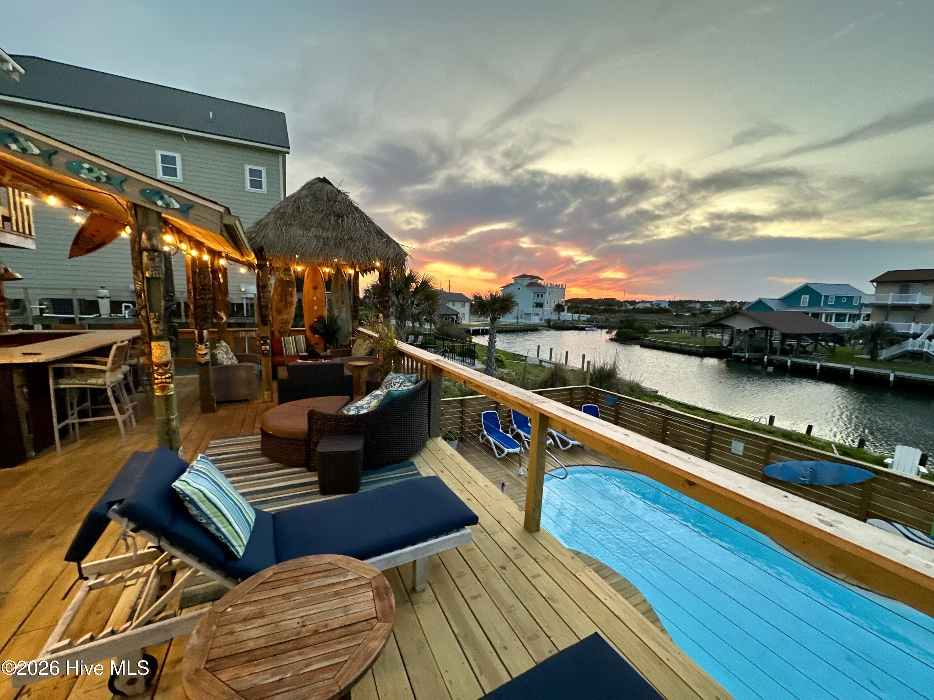 100550124 | Photo 37