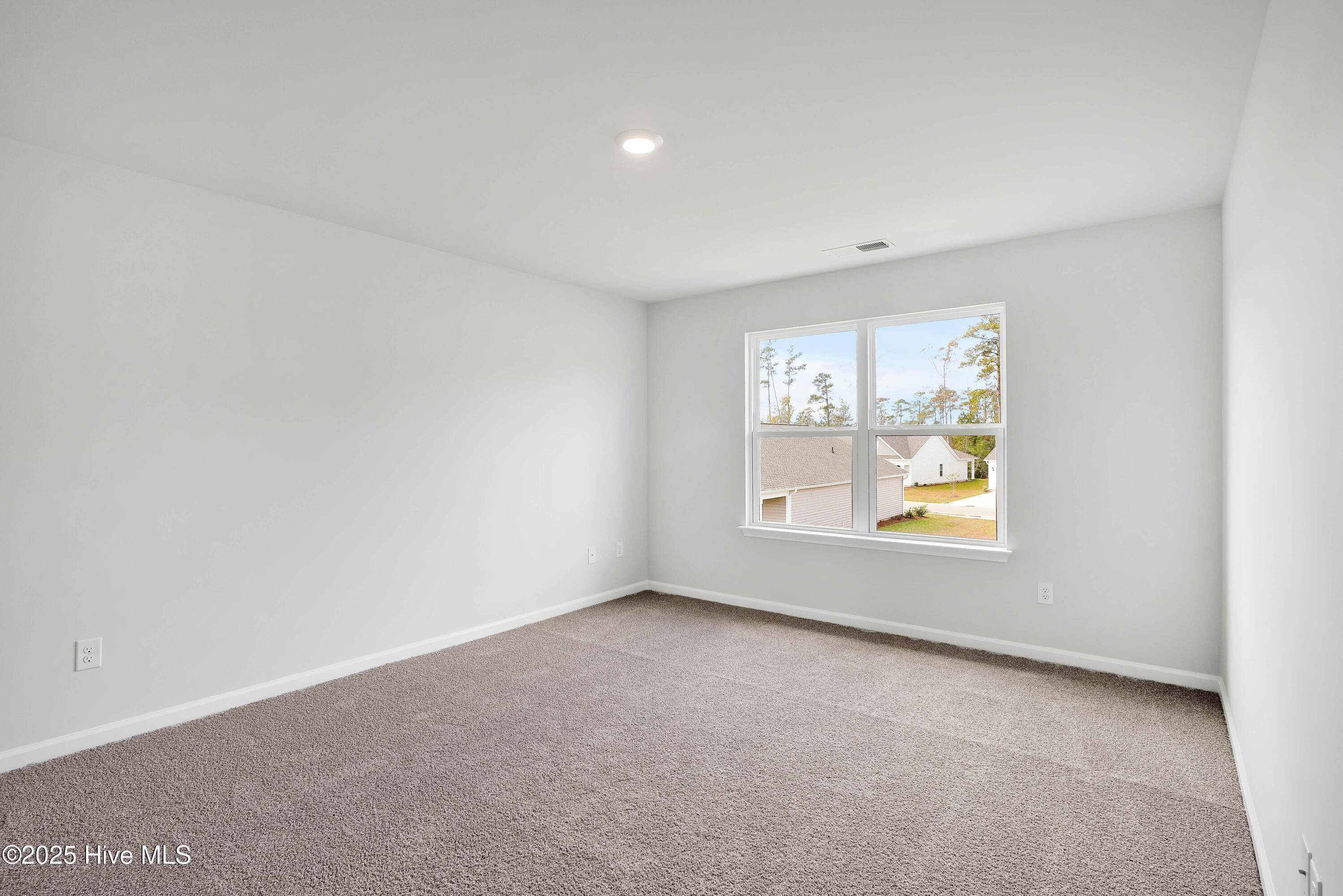 100518882 | Photo 19