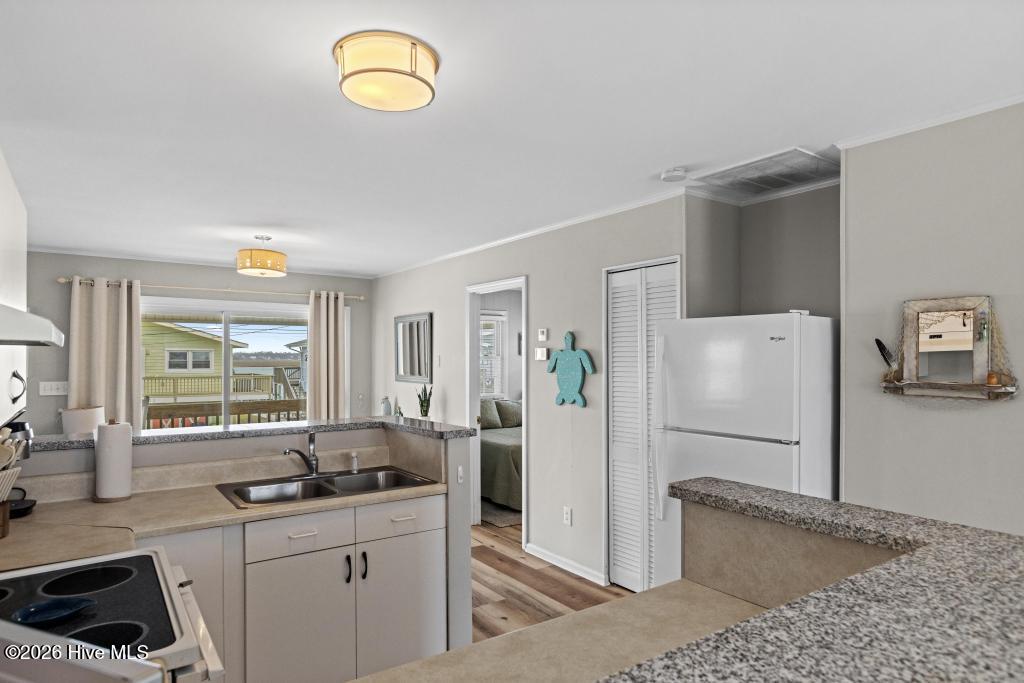 100557577 | Photo 23