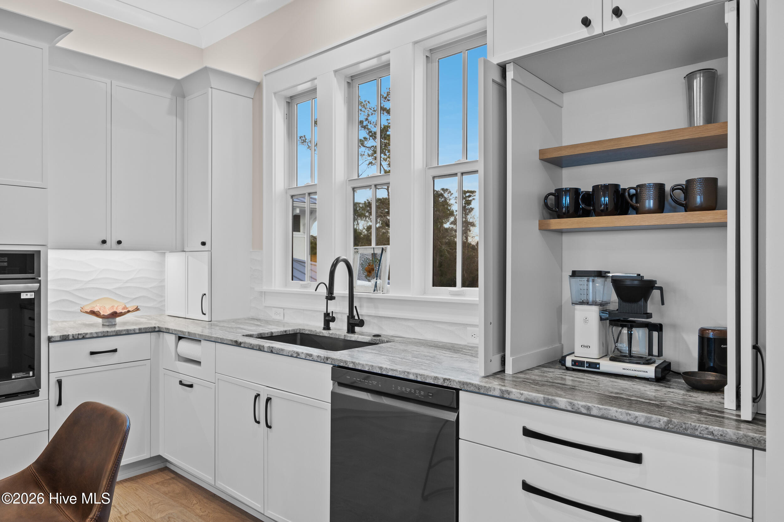 100553352 | Photo 27