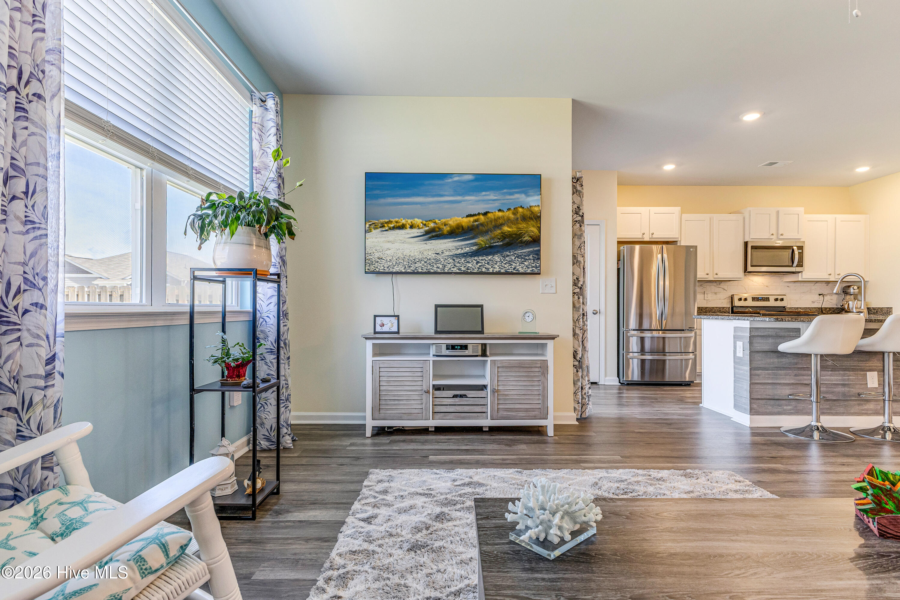 100566455 | Photo 12