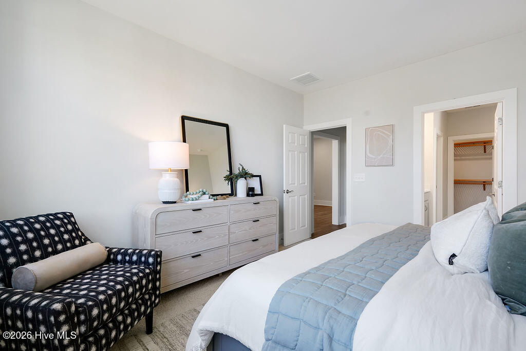 100558374 | Photo 35