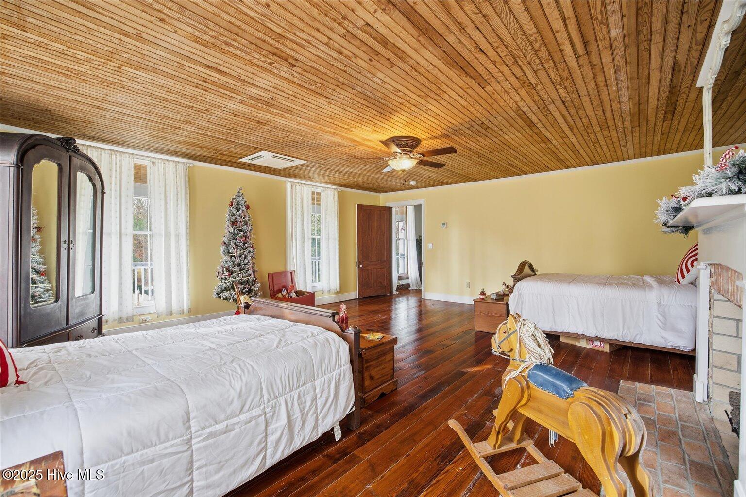 100545633 | Photo 58