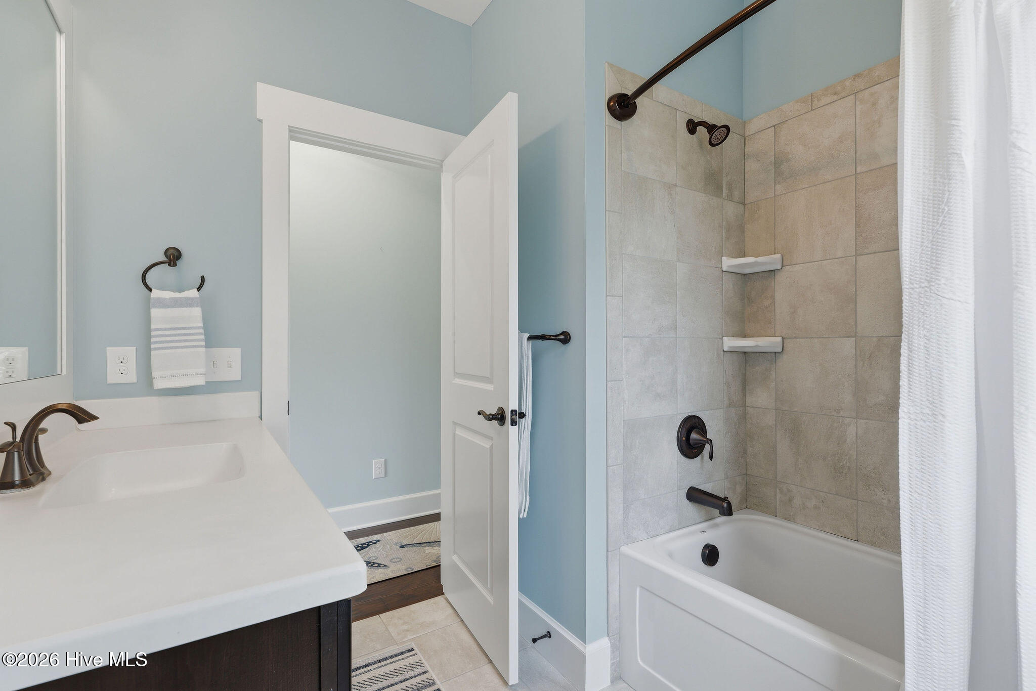 100563234 | Photo 26