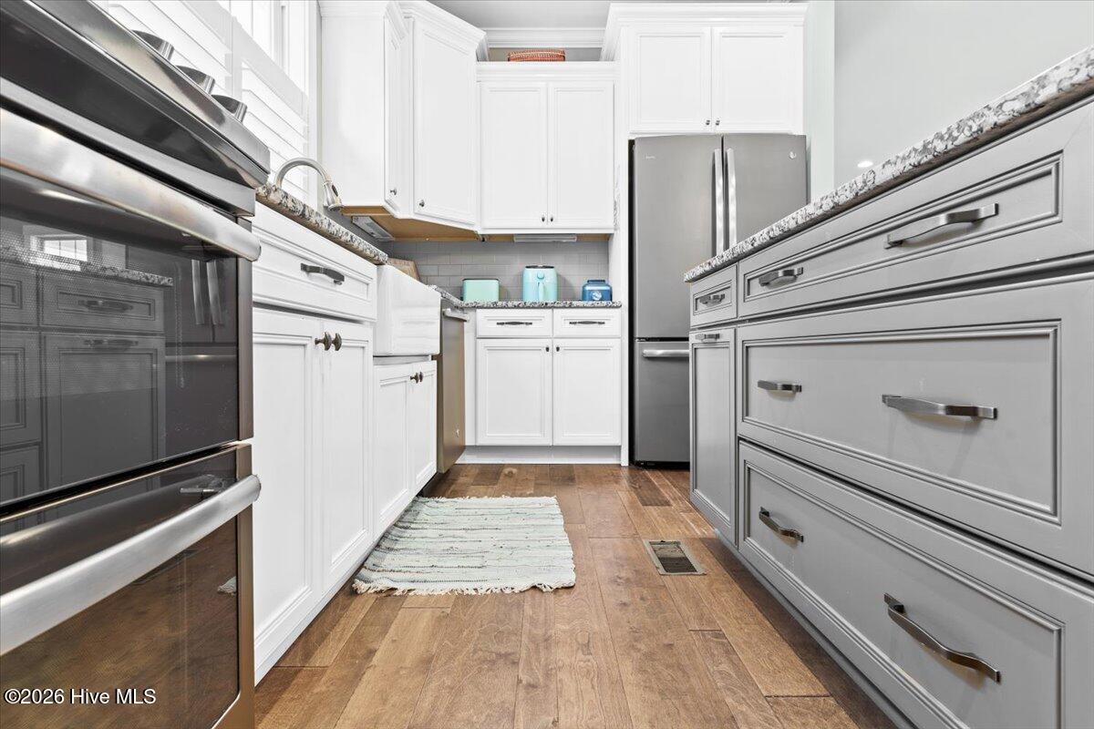 100547784 | Photo 24