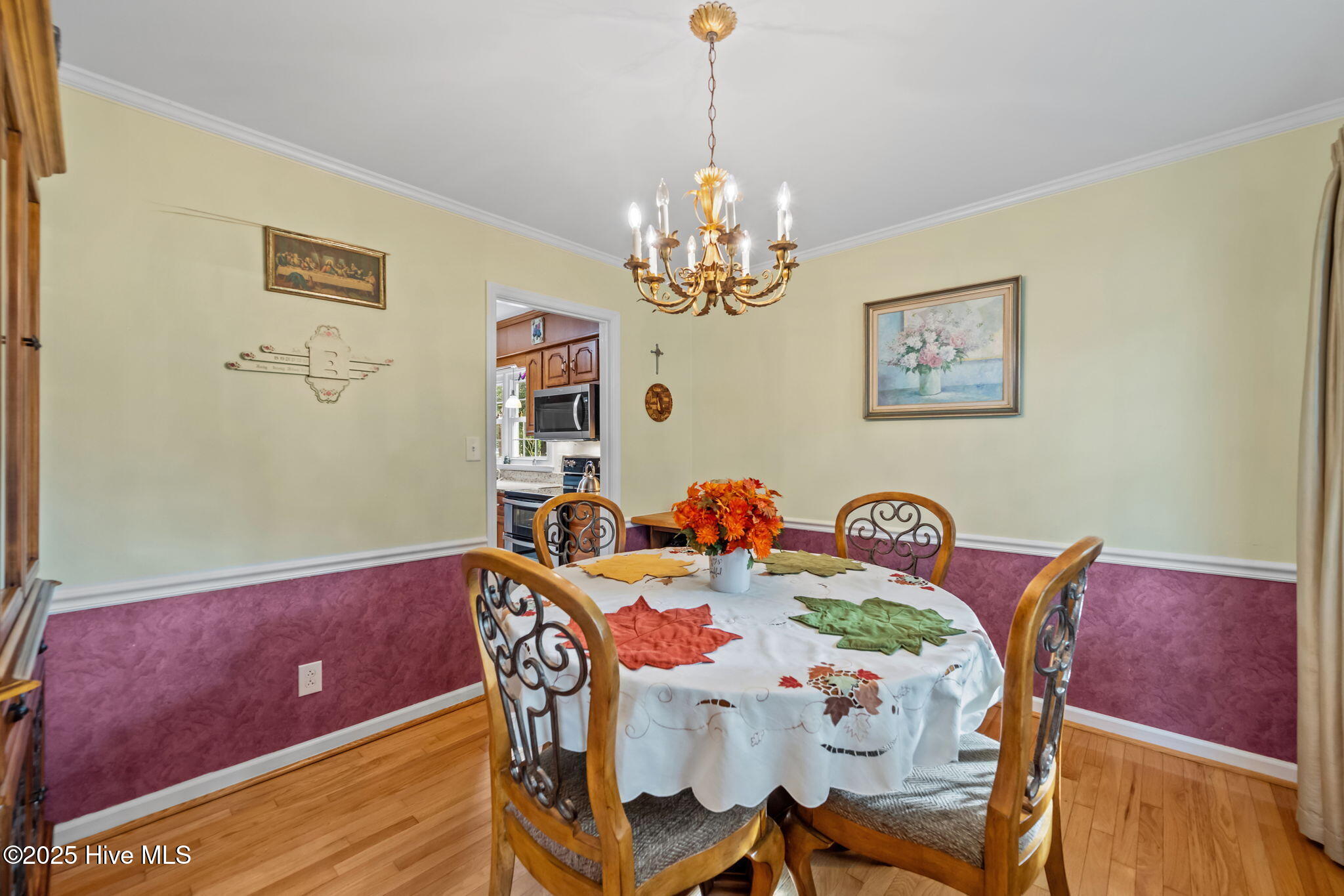 521 University Drive, Jacksonville, NC 28546 – photo 12: 27-web-or-mls-_RAD5963