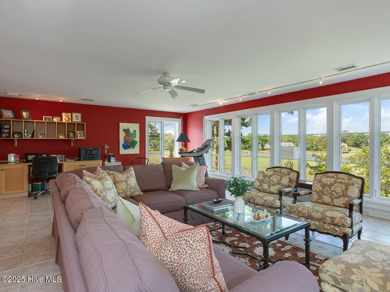 100526080 | Photo 42