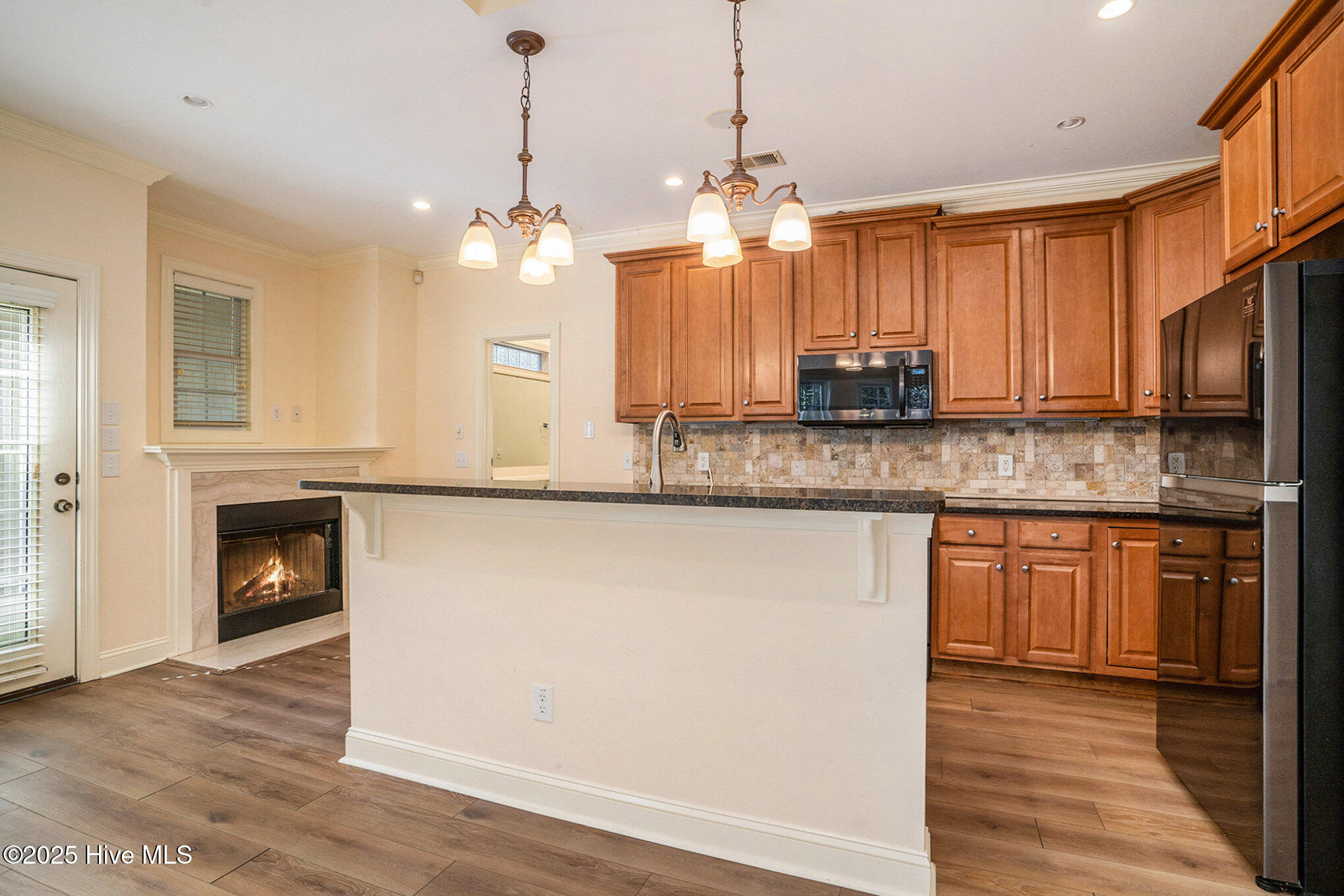 100528380 | Photo 10