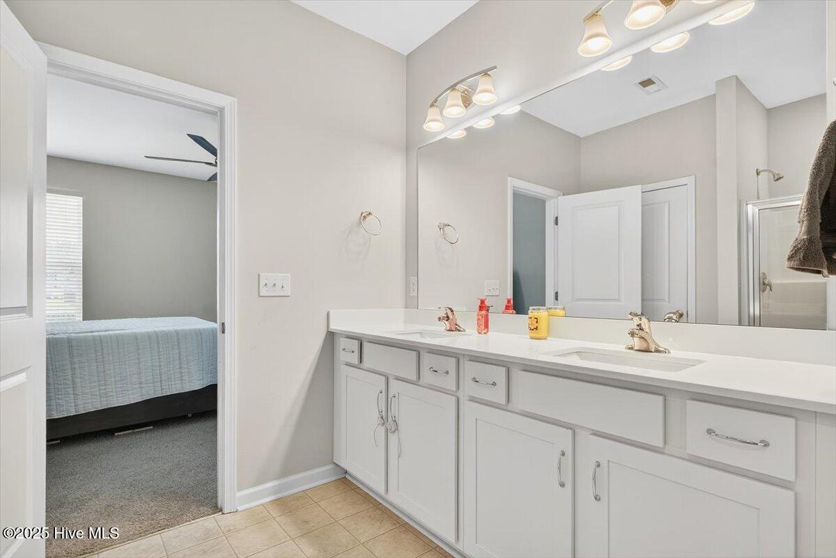 100516826 | Photo 23