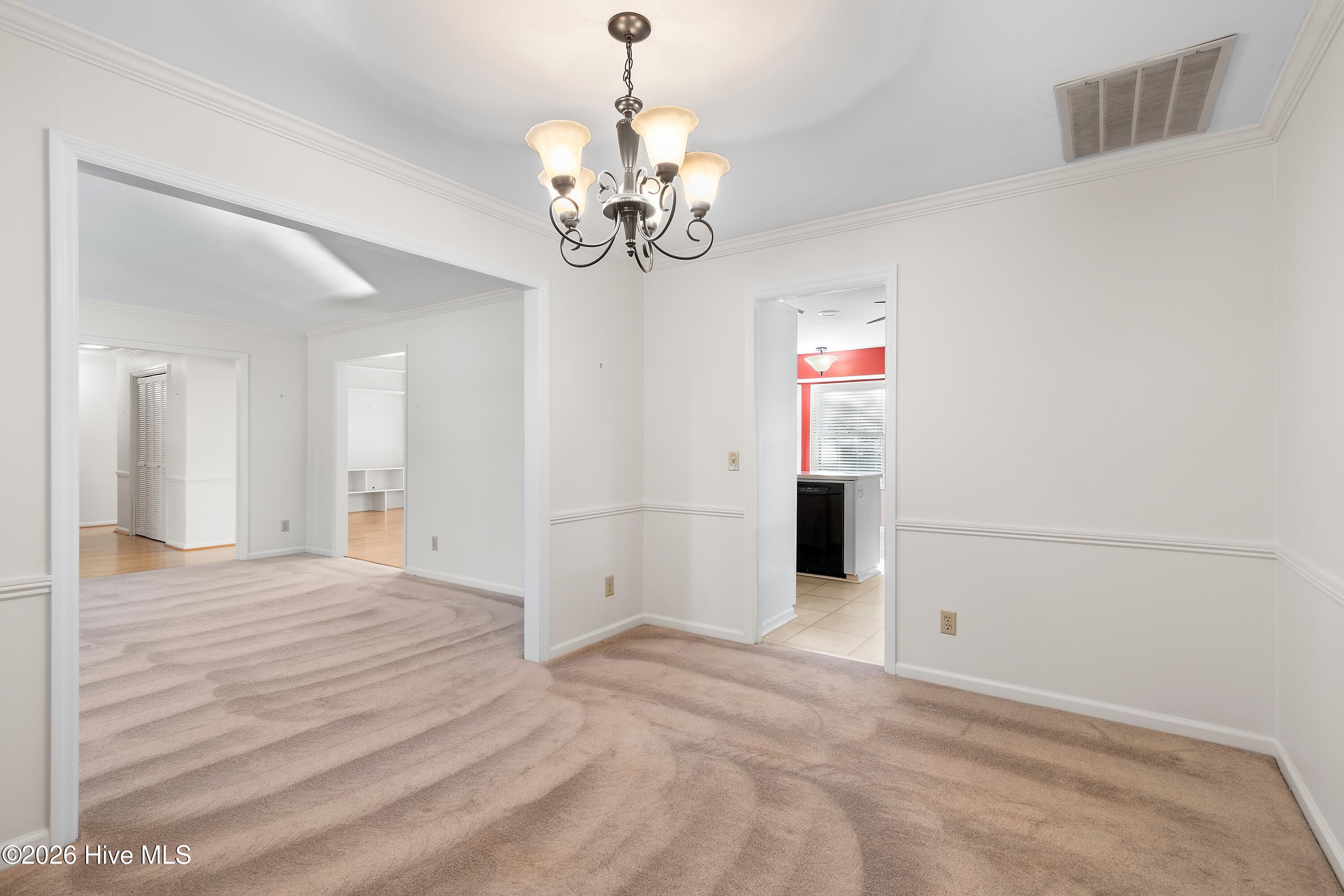 100549008 | Photo 19