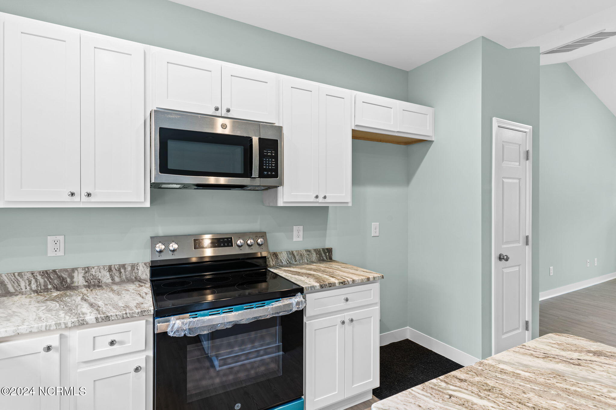 100547531 | Photo 11